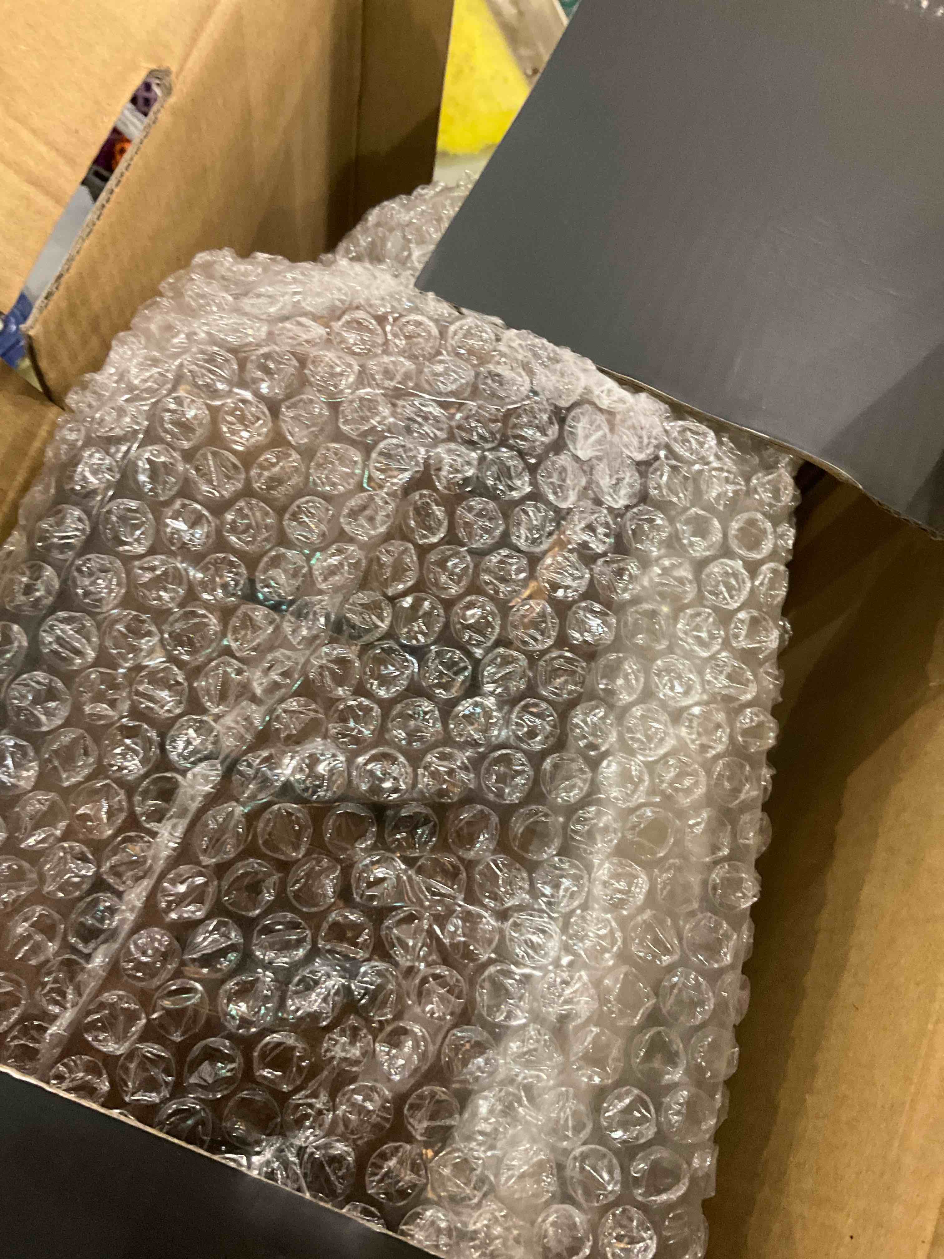 https://s3.amazonaws.com/lotting-images-prod/BargainHunt/EXS01670453_1713963125341.jpeg