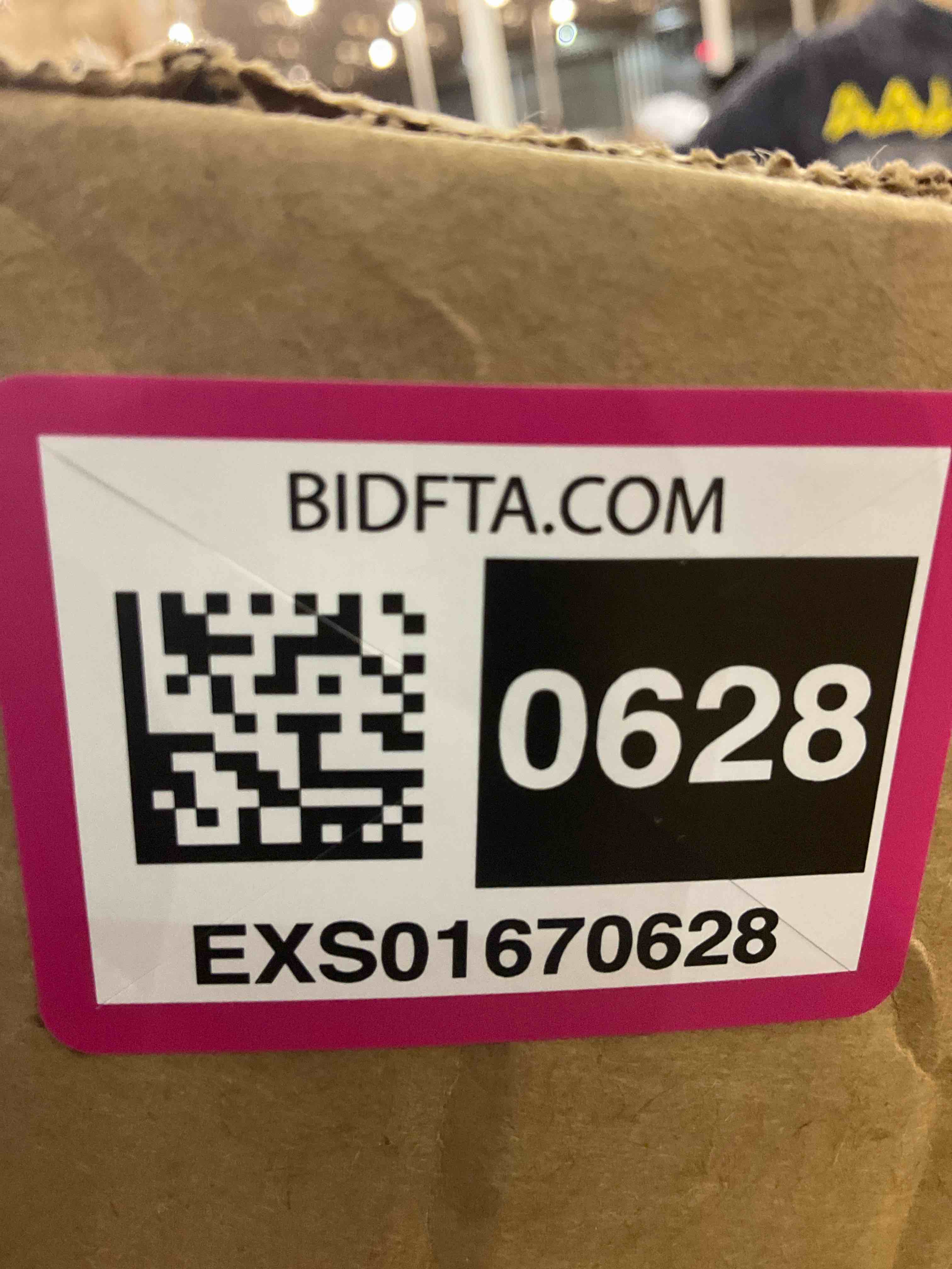 https://s3.amazonaws.com/lotting-images-prod/BargainHunt/EXS01670628_1713788890672.jpeg