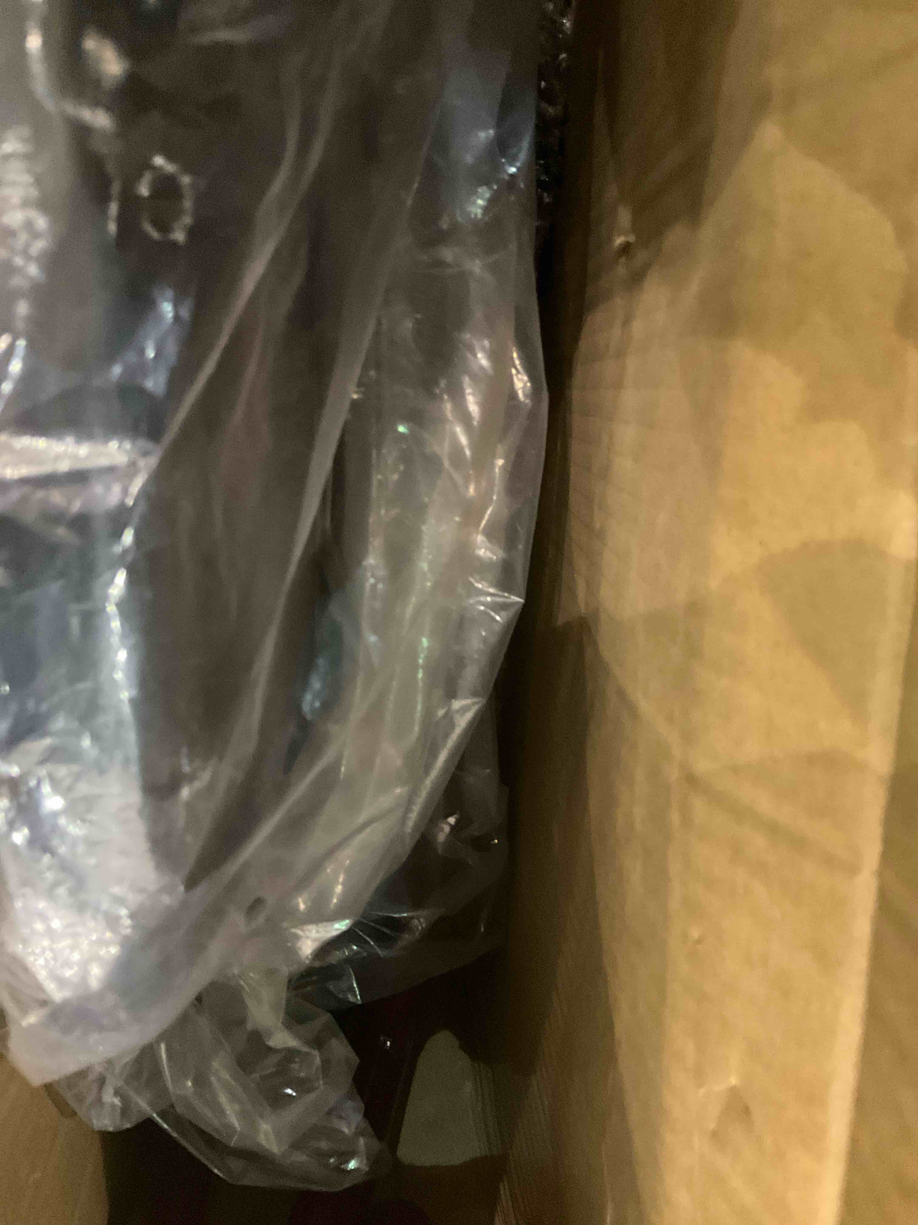 https://s3.amazonaws.com/lotting-images-prod/BargainHunt/EXS01670635_1713790356866.jpeg