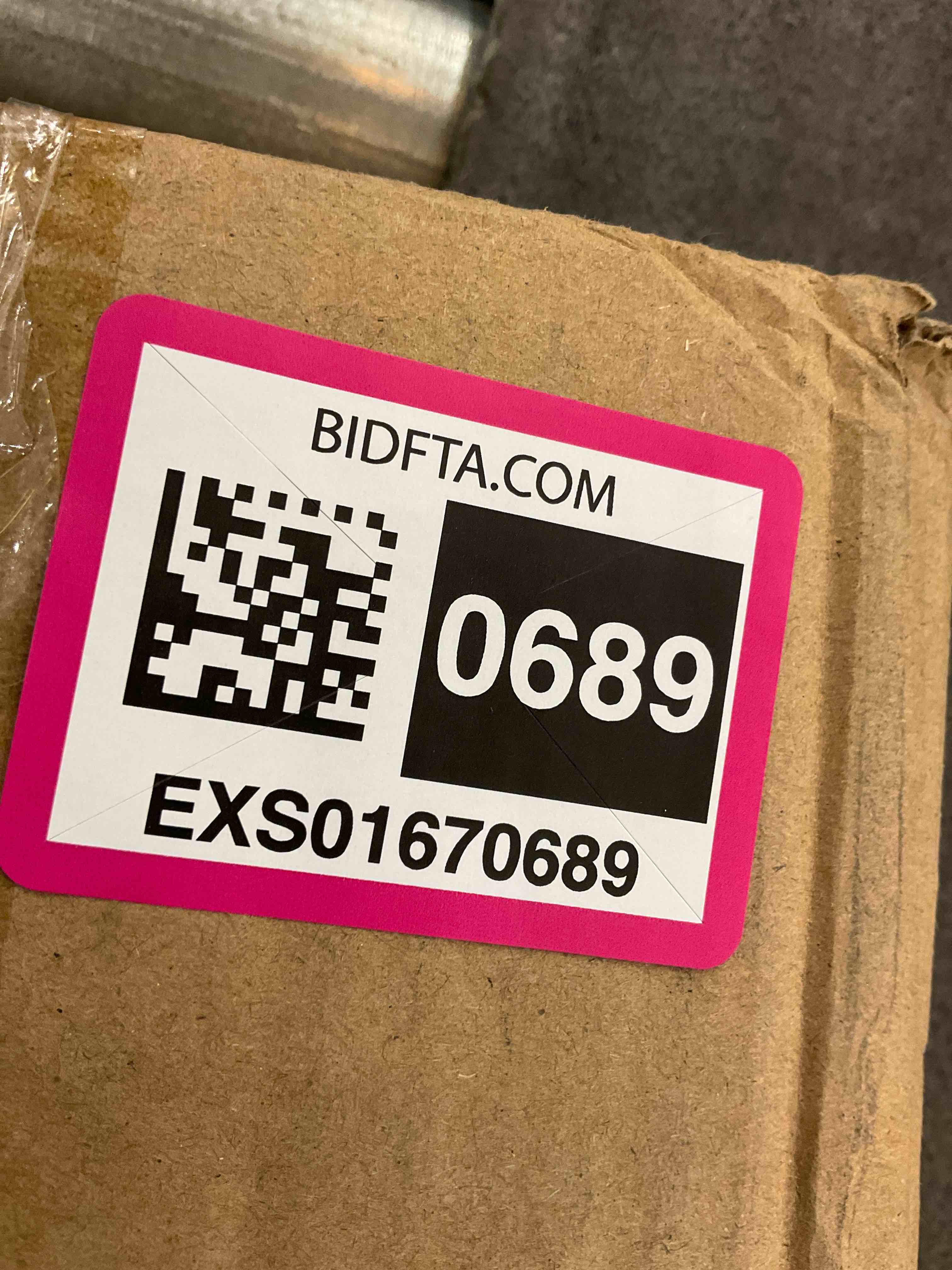 https://s3.amazonaws.com/lotting-images-prod/BargainHunt/EXS01670689_1713808141190.jpeg
