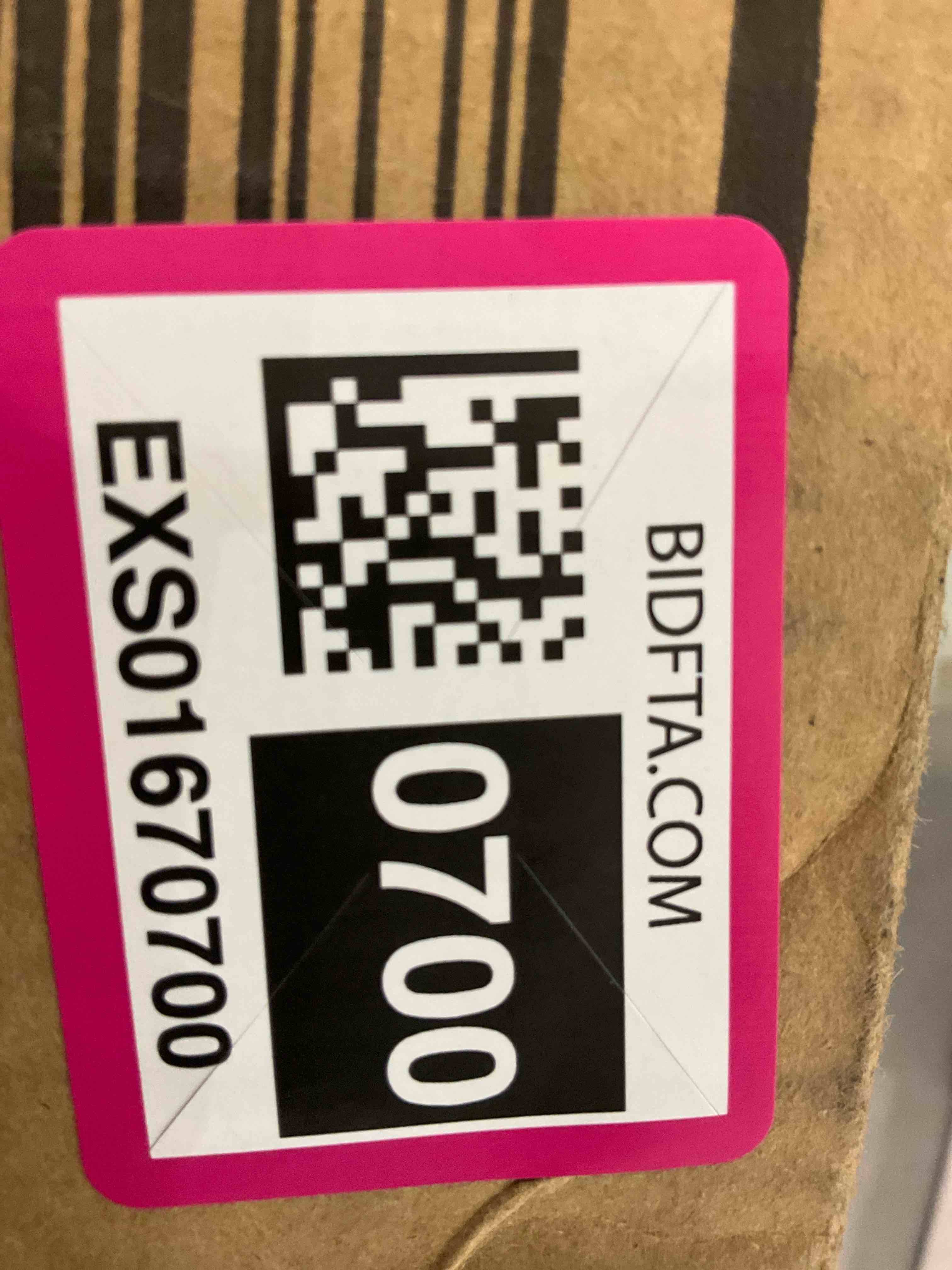 https://s3.amazonaws.com/lotting-images-prod/BargainHunt/EXS01670700_1713812492160.jpeg