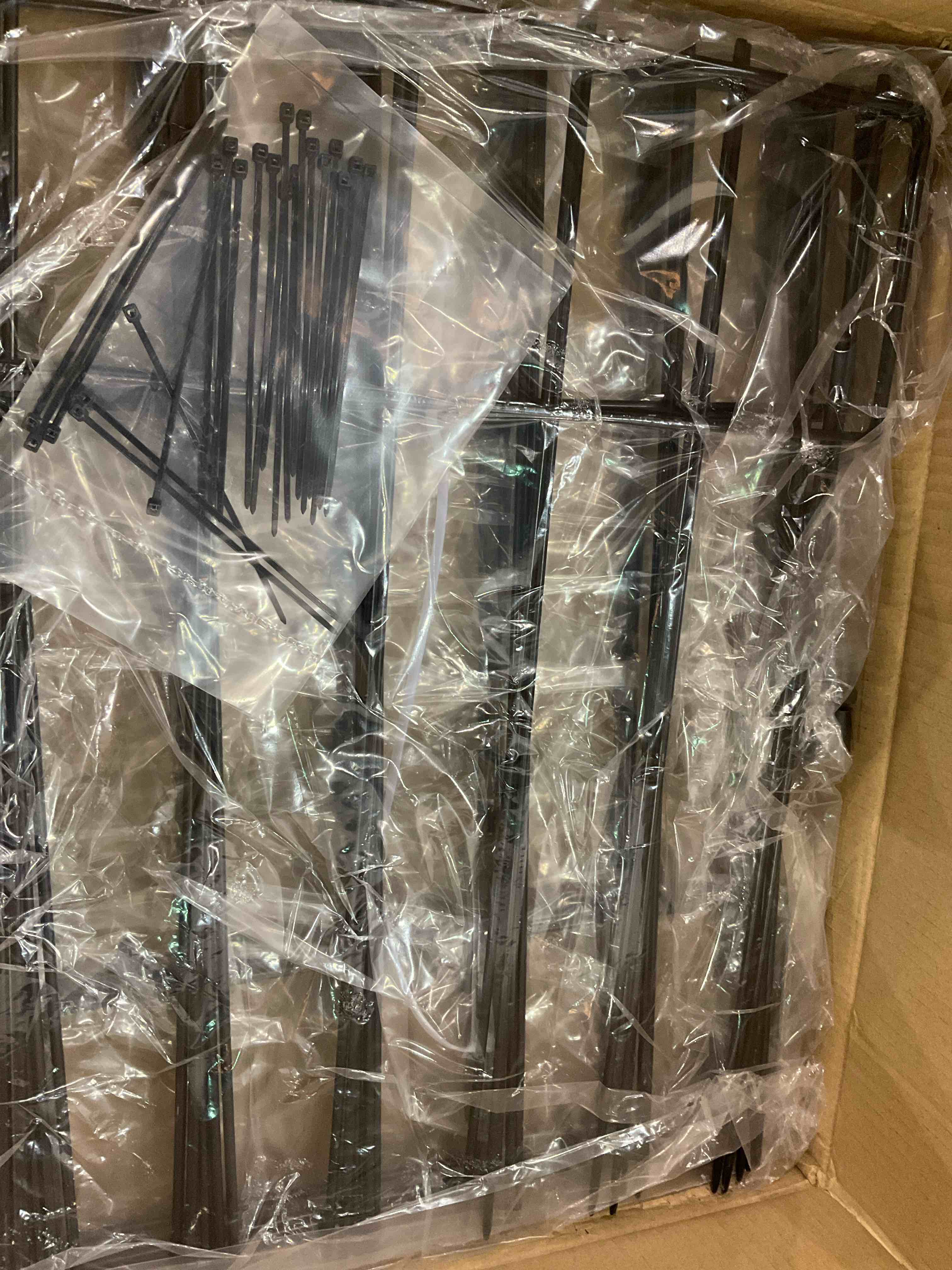 https://s3.amazonaws.com/lotting-images-prod/BargainHunt/EXS01670729_1713876152402.jpeg