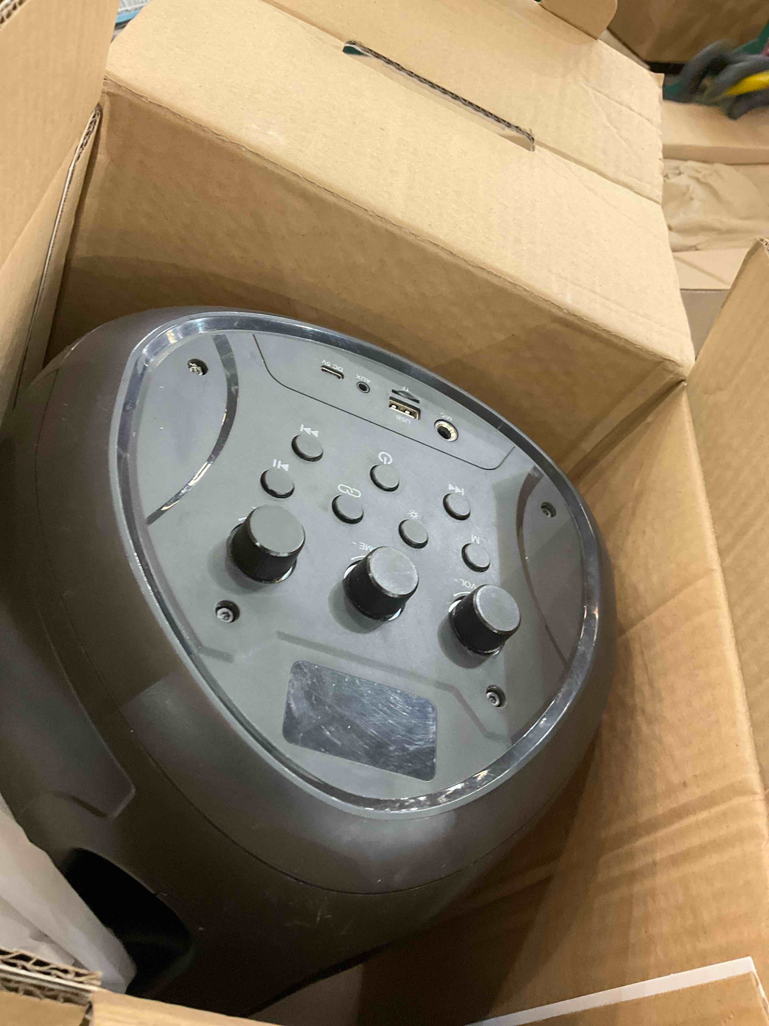 https://s3.amazonaws.com/lotting-images-prod/BargainHunt/EXS01670779_1713897744839.jpeg