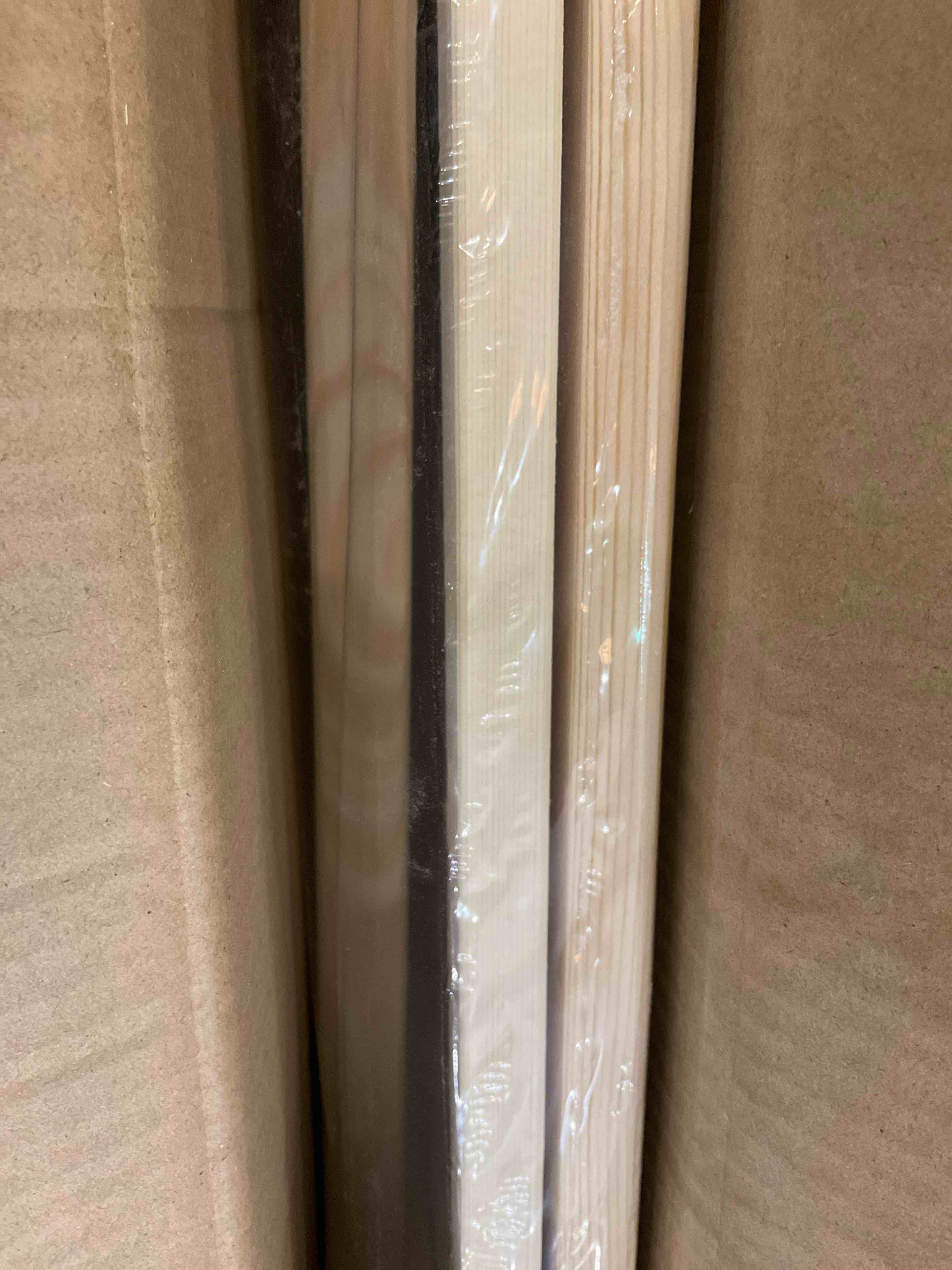https://s3.amazonaws.com/lotting-images-prod/BargainHunt/EXS01670786_1713898759493.jpeg