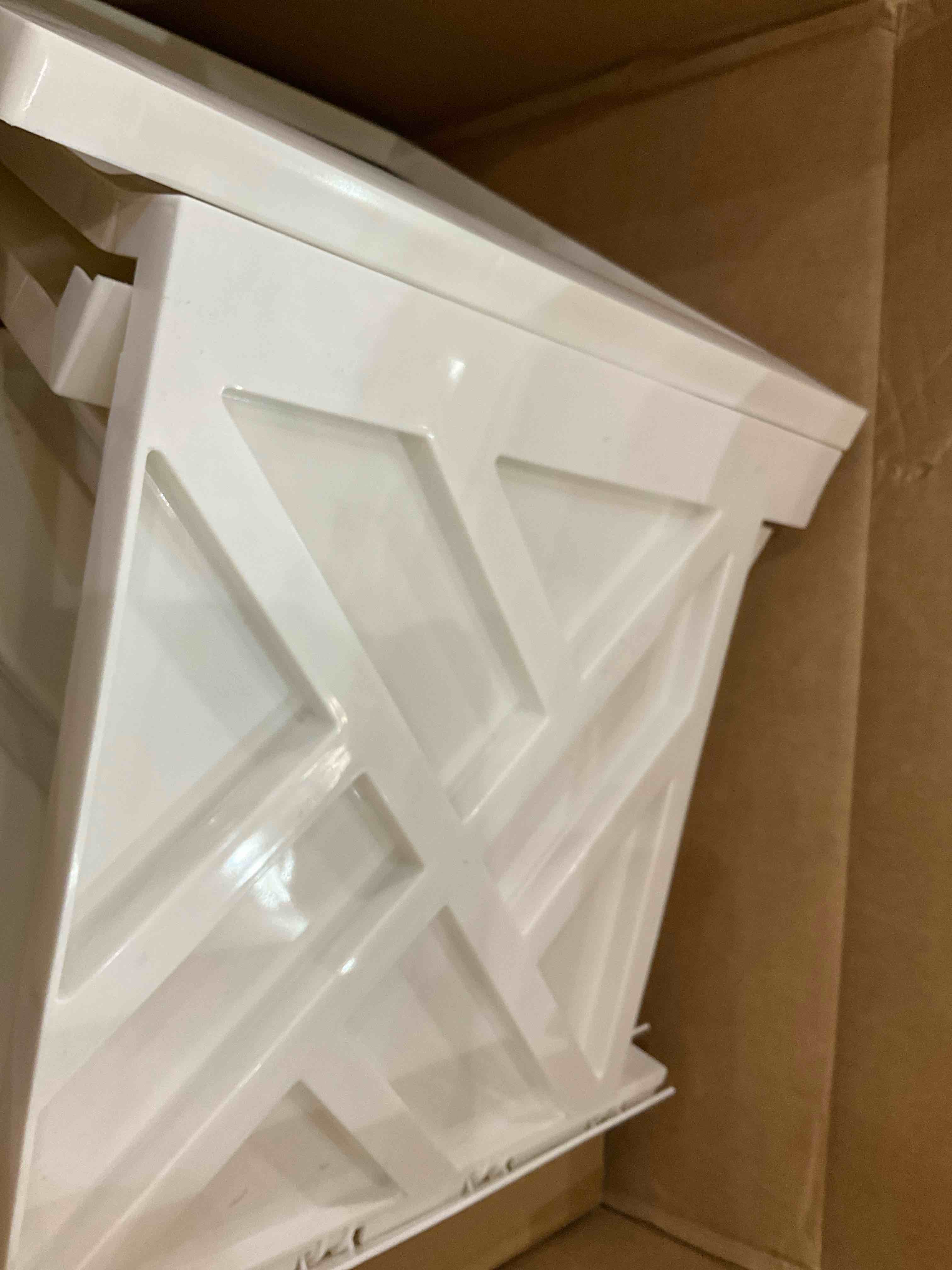 https://s3.amazonaws.com/lotting-images-prod/BargainHunt/EXS01670953_1714055349120.jpeg
