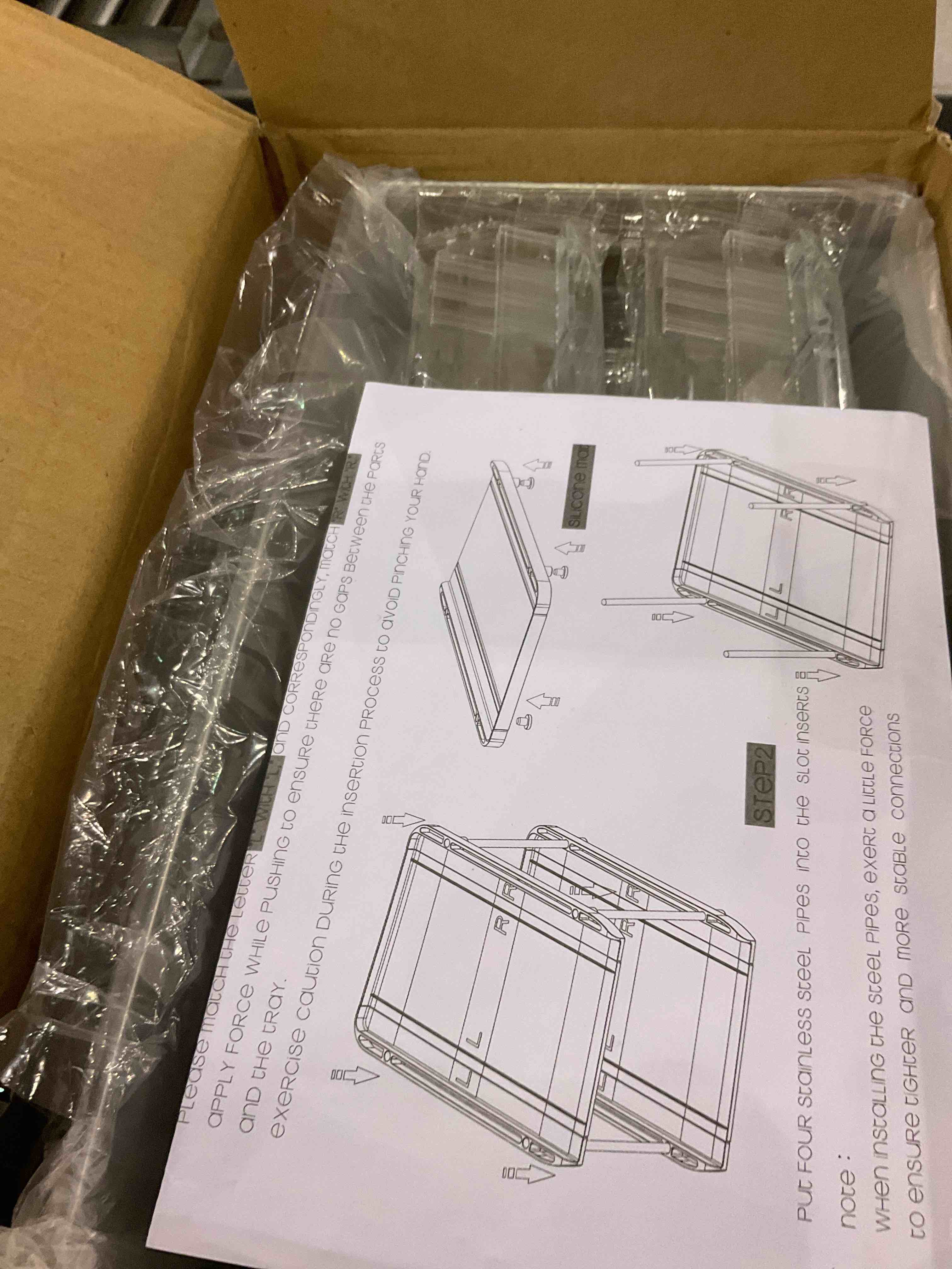 https://s3.amazonaws.com/lotting-images-prod/BargainHunt/EXS01671119_1715687156317.jpeg