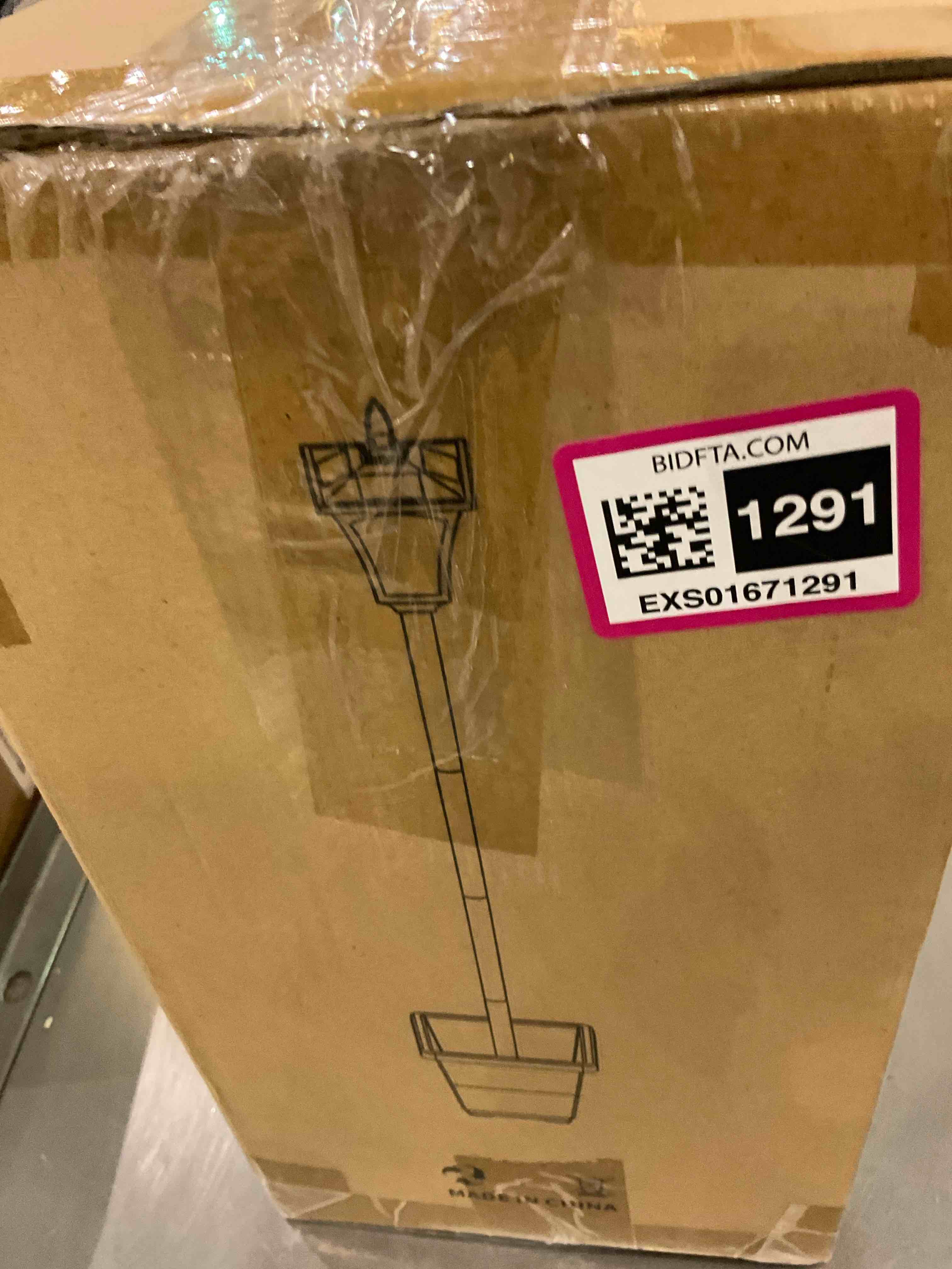 https://s3.amazonaws.com/lotting-images-prod/BargainHunt/EXS01671291_1715783633104.jpeg