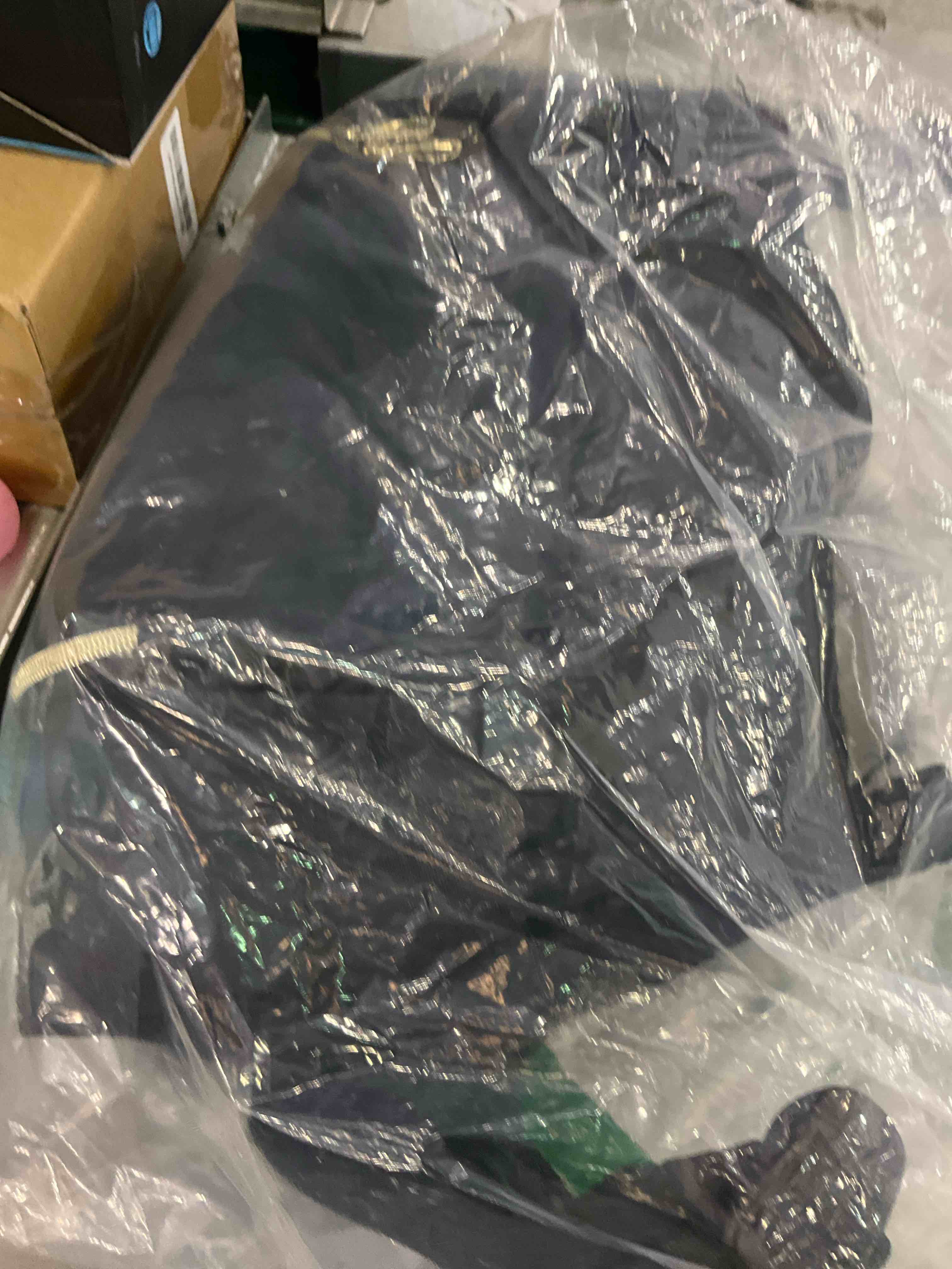 https://s3.amazonaws.com/lotting-images-prod/BargainHunt/EXS01671484_1715879132660.jpeg