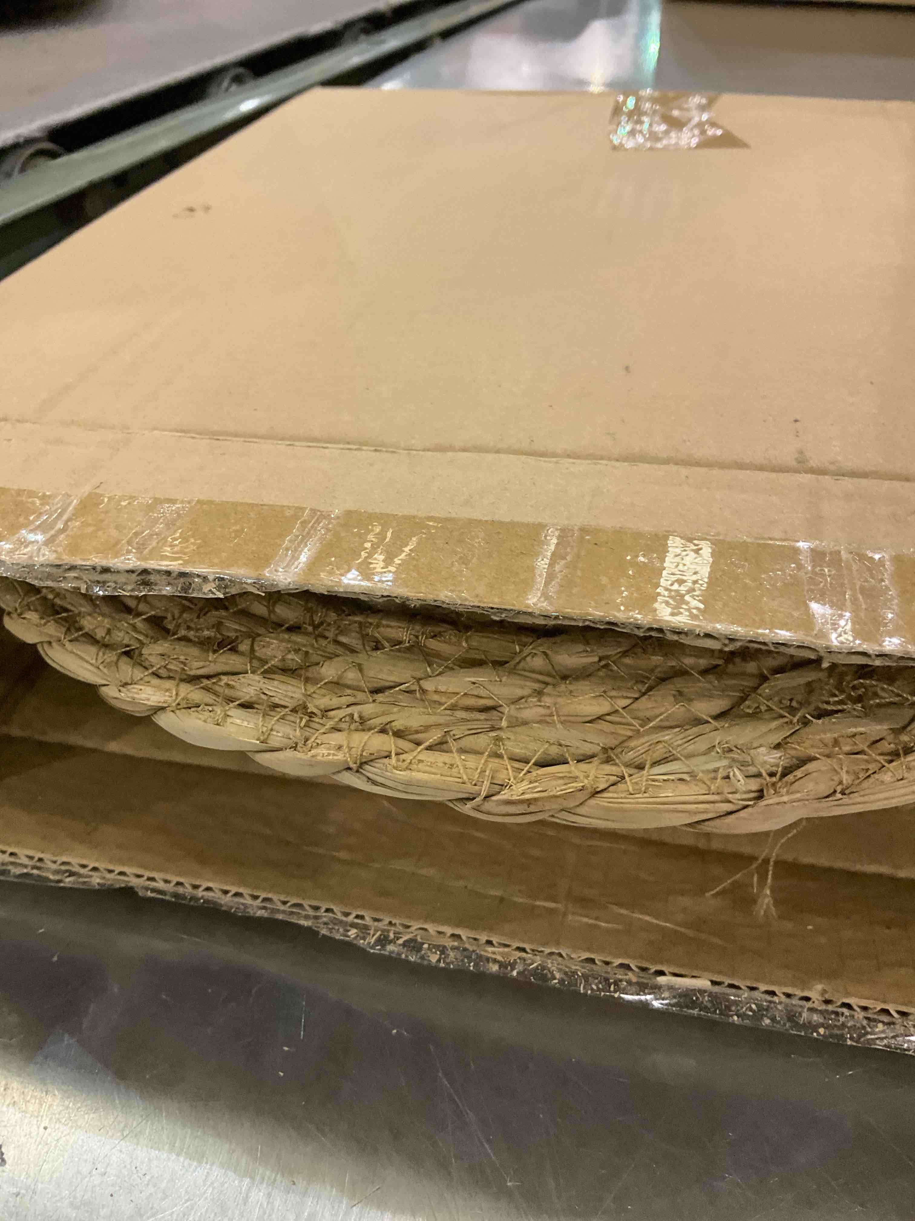 https://s3.amazonaws.com/lotting-images-prod/BargainHunt/EXS01671661_1713450079679.jpeg