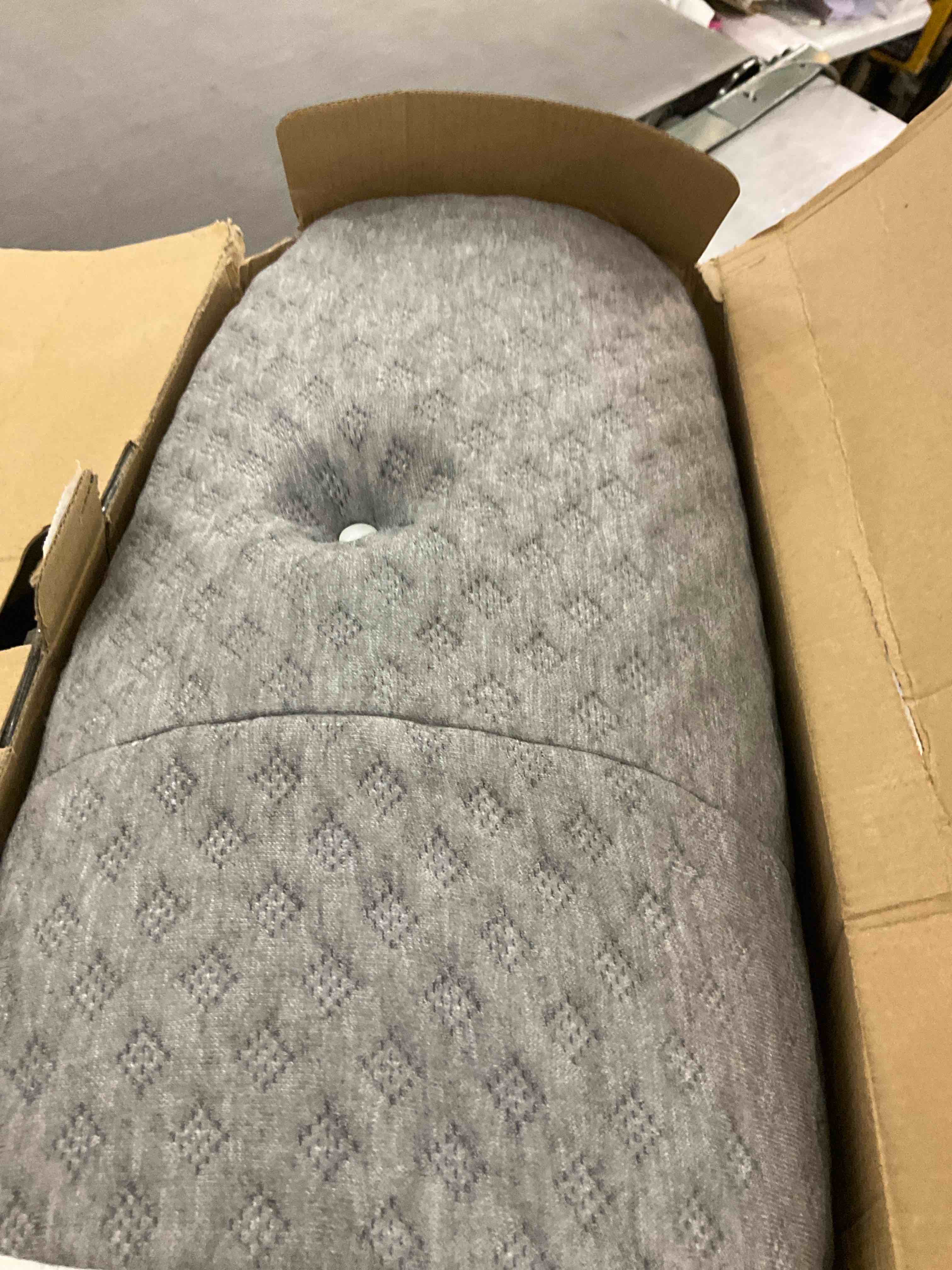 https://s3.amazonaws.com/lotting-images-prod/BargainHunt/EXS01671804_1713530826261.jpeg