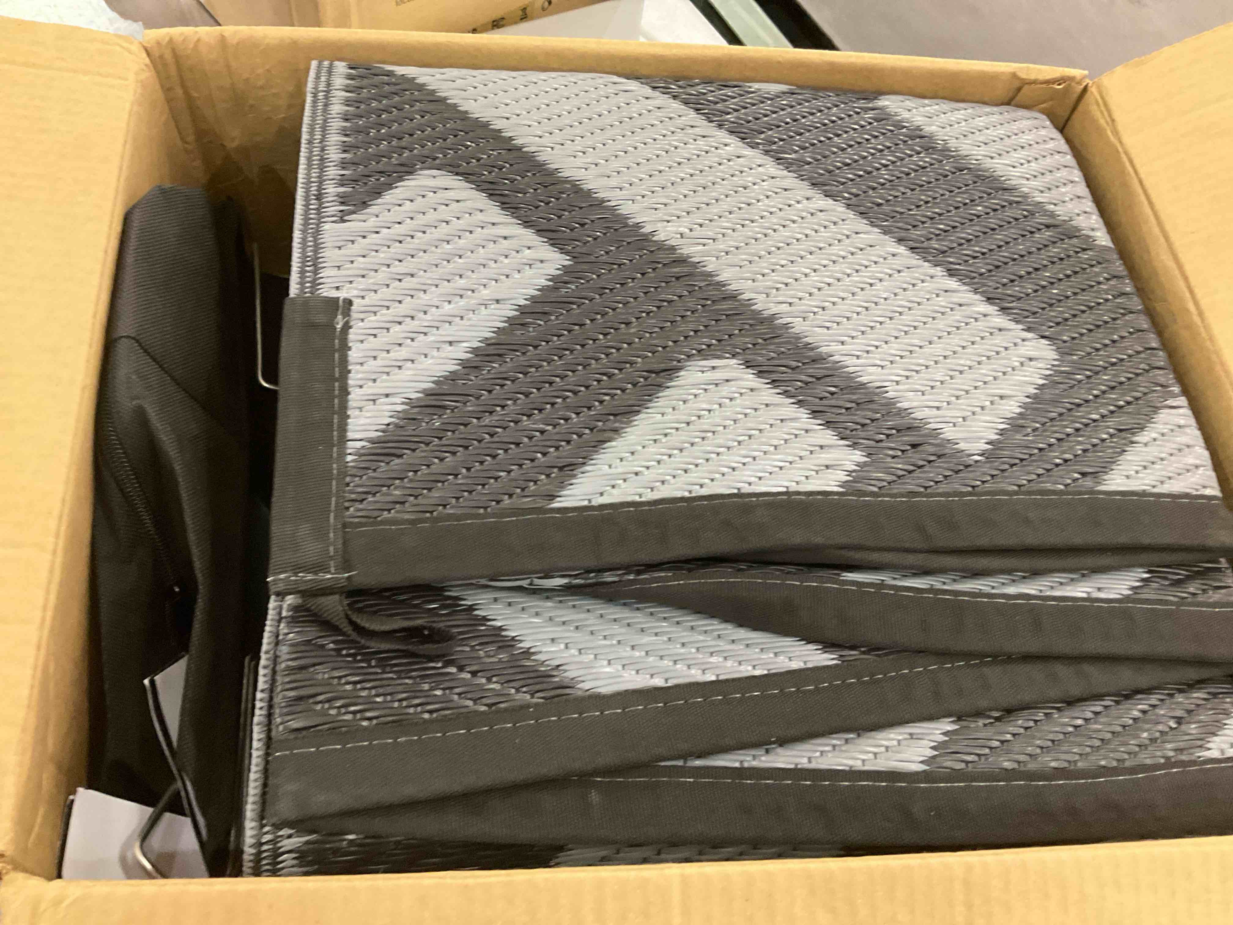 https://s3.amazonaws.com/lotting-images-prod/BargainHunt/EXS01672010_1713375262108.jpeg