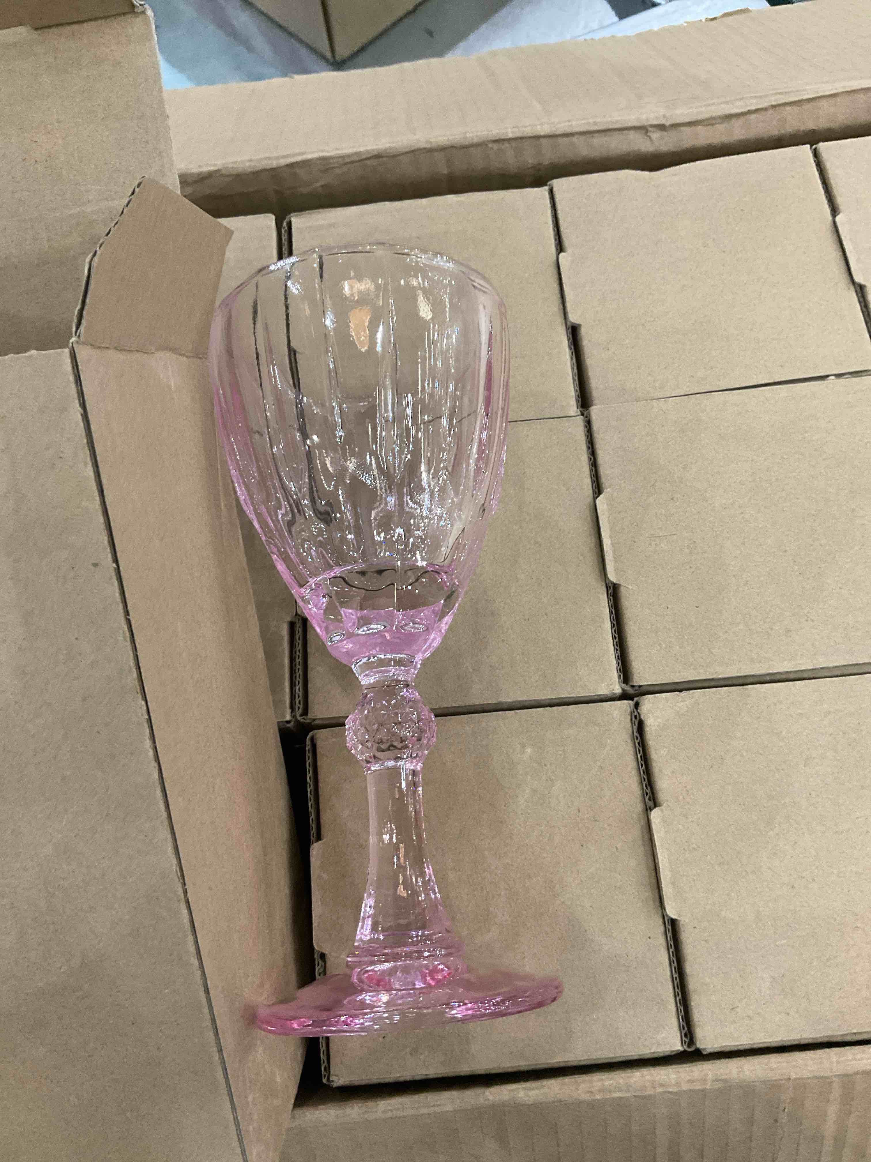 https://s3.amazonaws.com/lotting-images-prod/BargainHunt/EXS01672013_1713375581755.jpeg