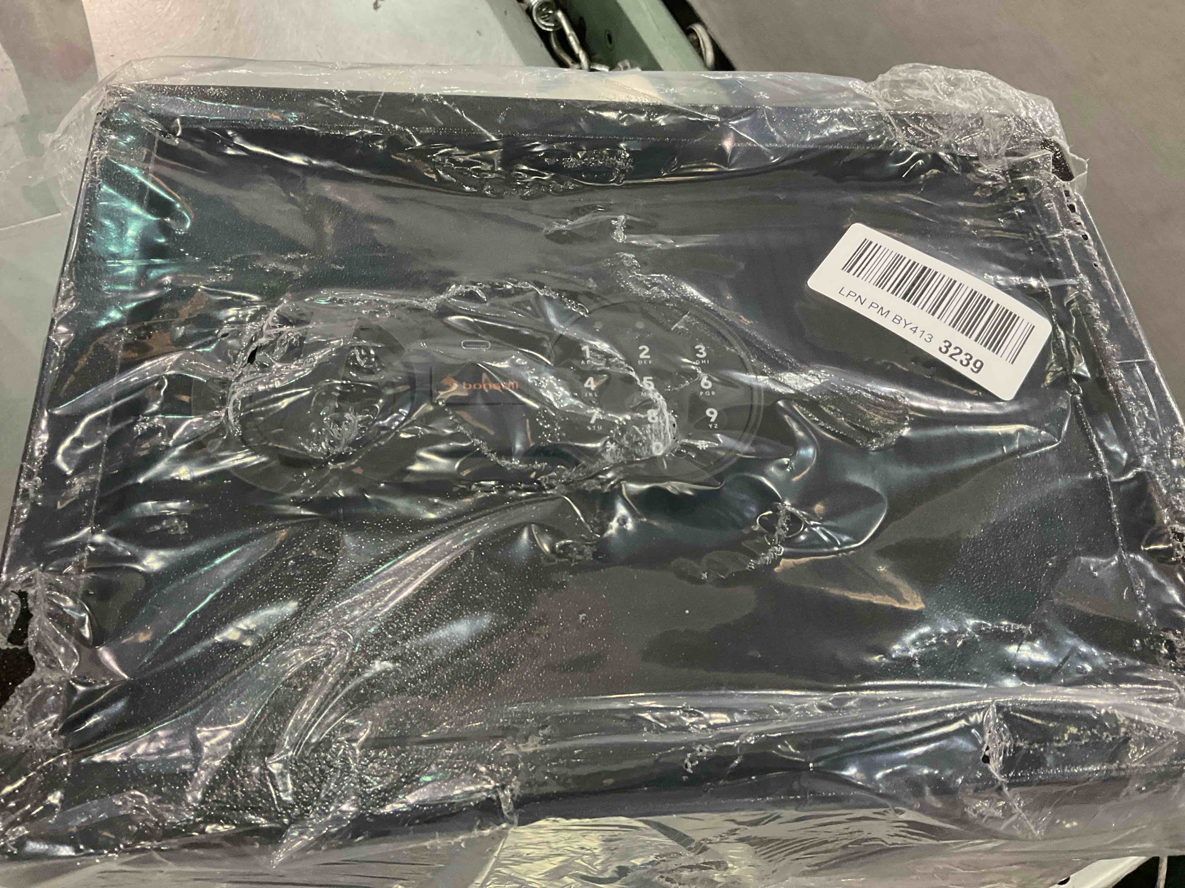 https://s3.amazonaws.com/lotting-images-prod/BargainHunt/EXS01672309_1713553557621.jpeg