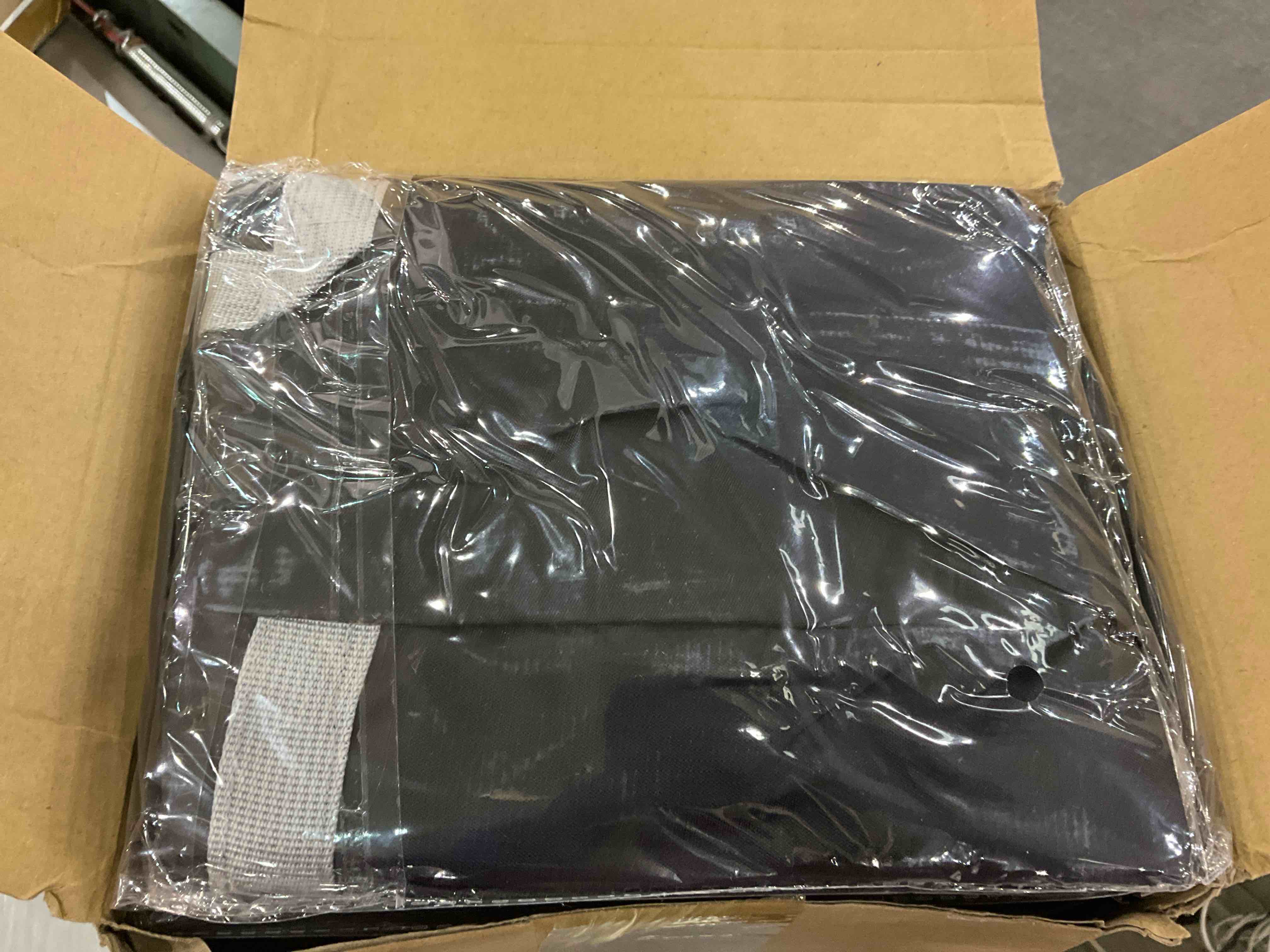 https://s3.amazonaws.com/lotting-images-prod/BargainHunt/EXS01672324_1713786036350.jpeg