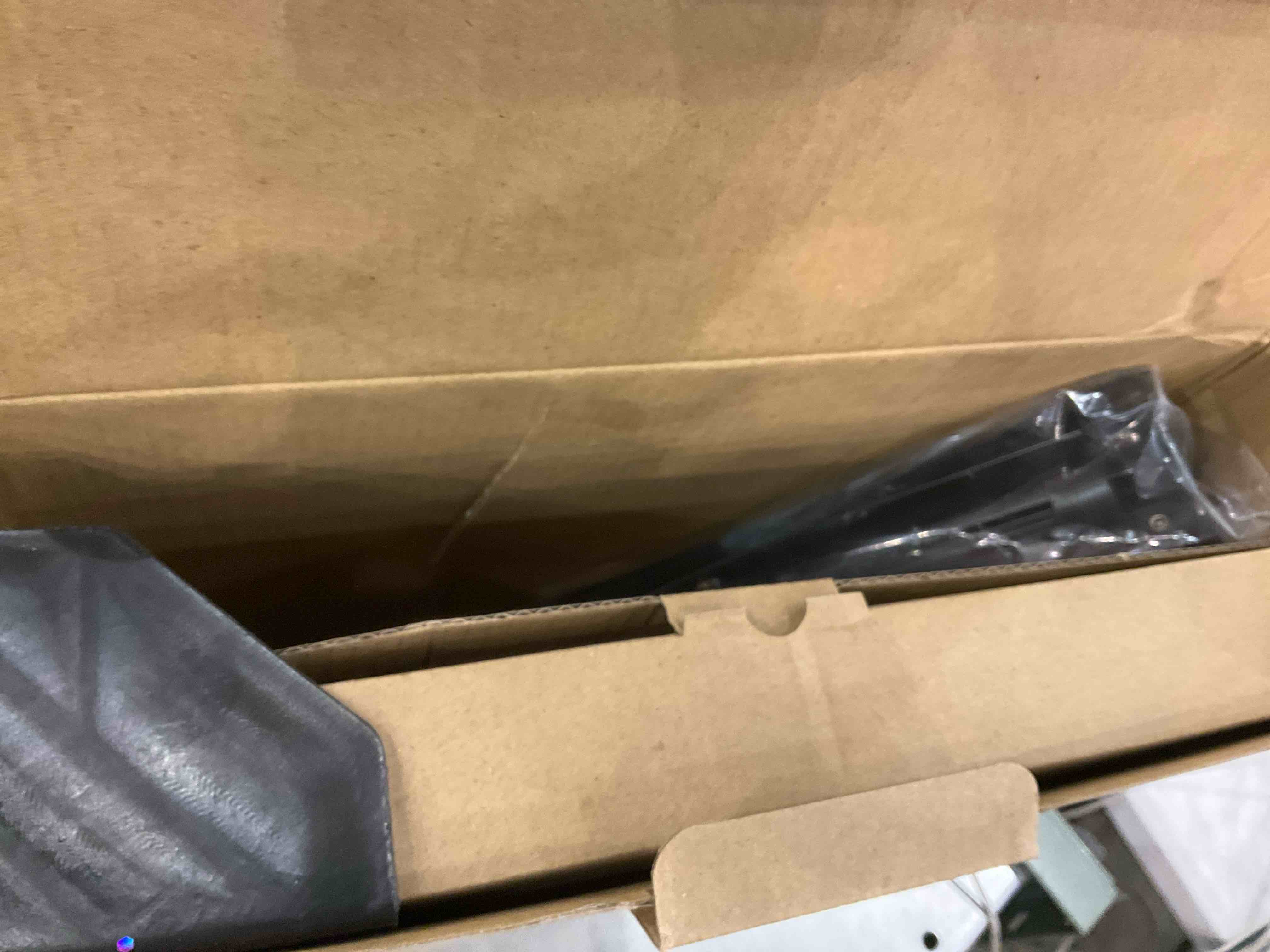 https://s3.amazonaws.com/lotting-images-prod/BargainHunt/EXS01672343_1713789018416.jpeg