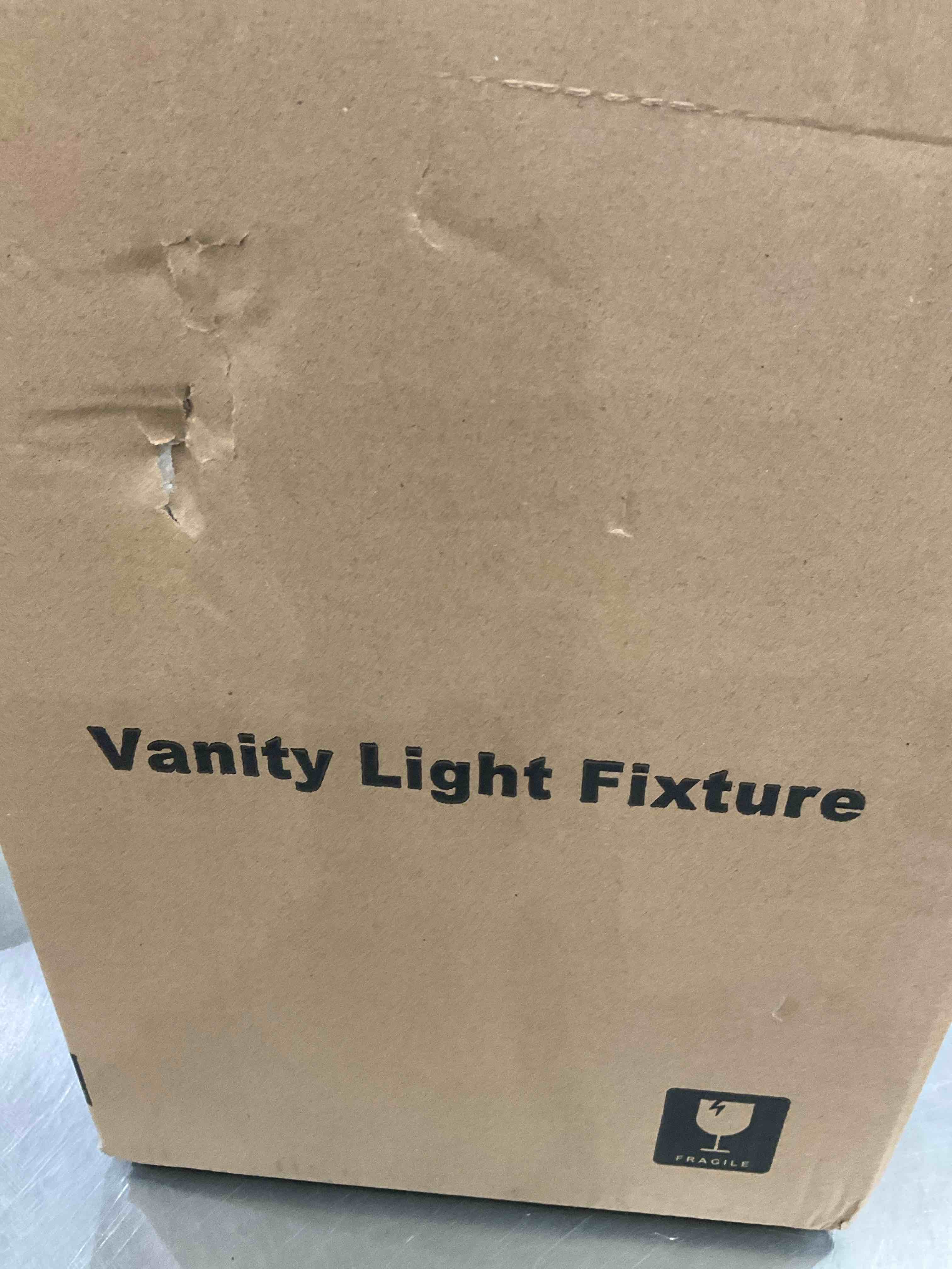 https://s3.amazonaws.com/lotting-images-prod/BargainHunt/EXS01672449_1713810403124.jpeg