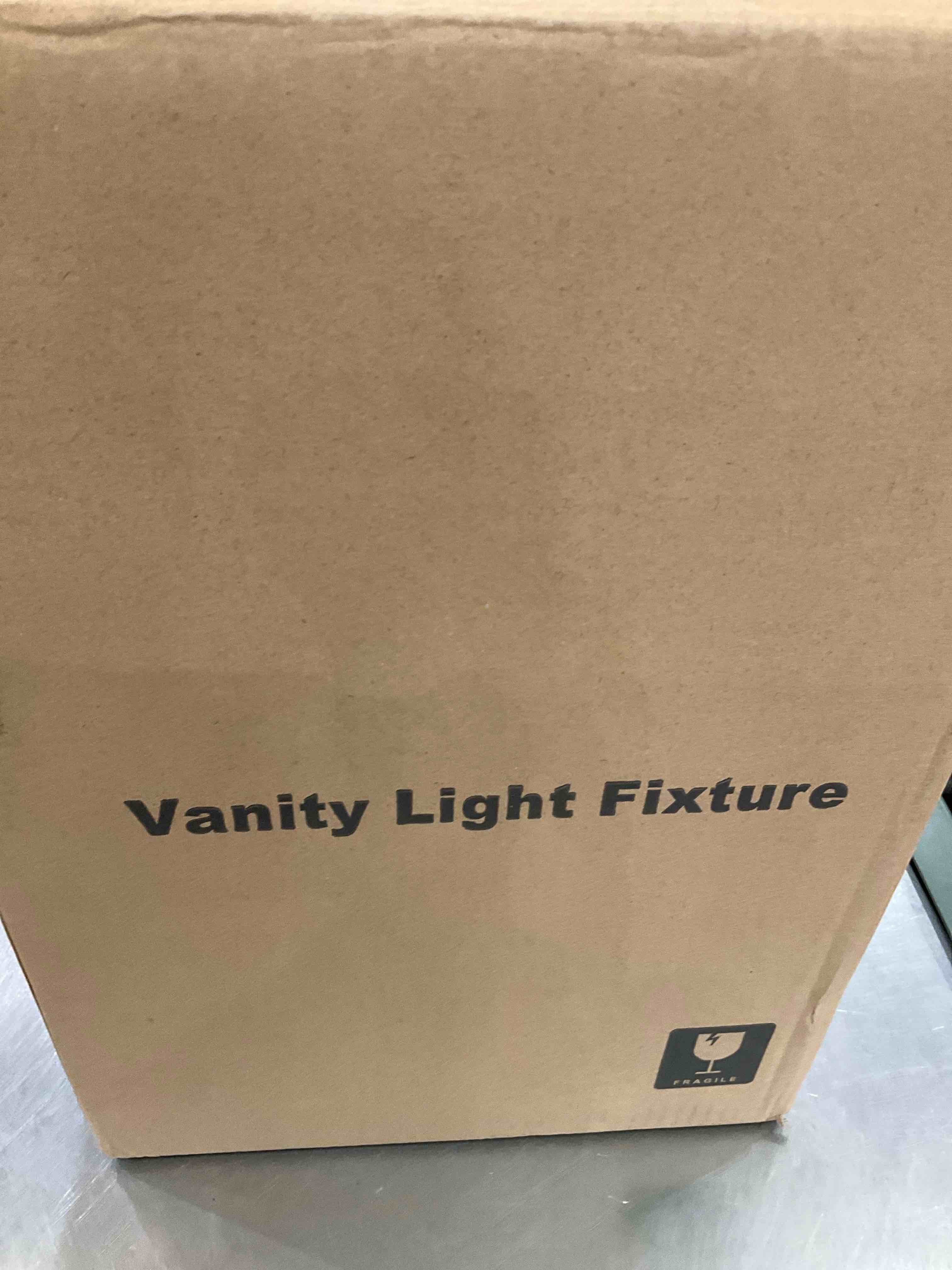https://s3.amazonaws.com/lotting-images-prod/BargainHunt/EXS01672449_1713810408215.jpeg