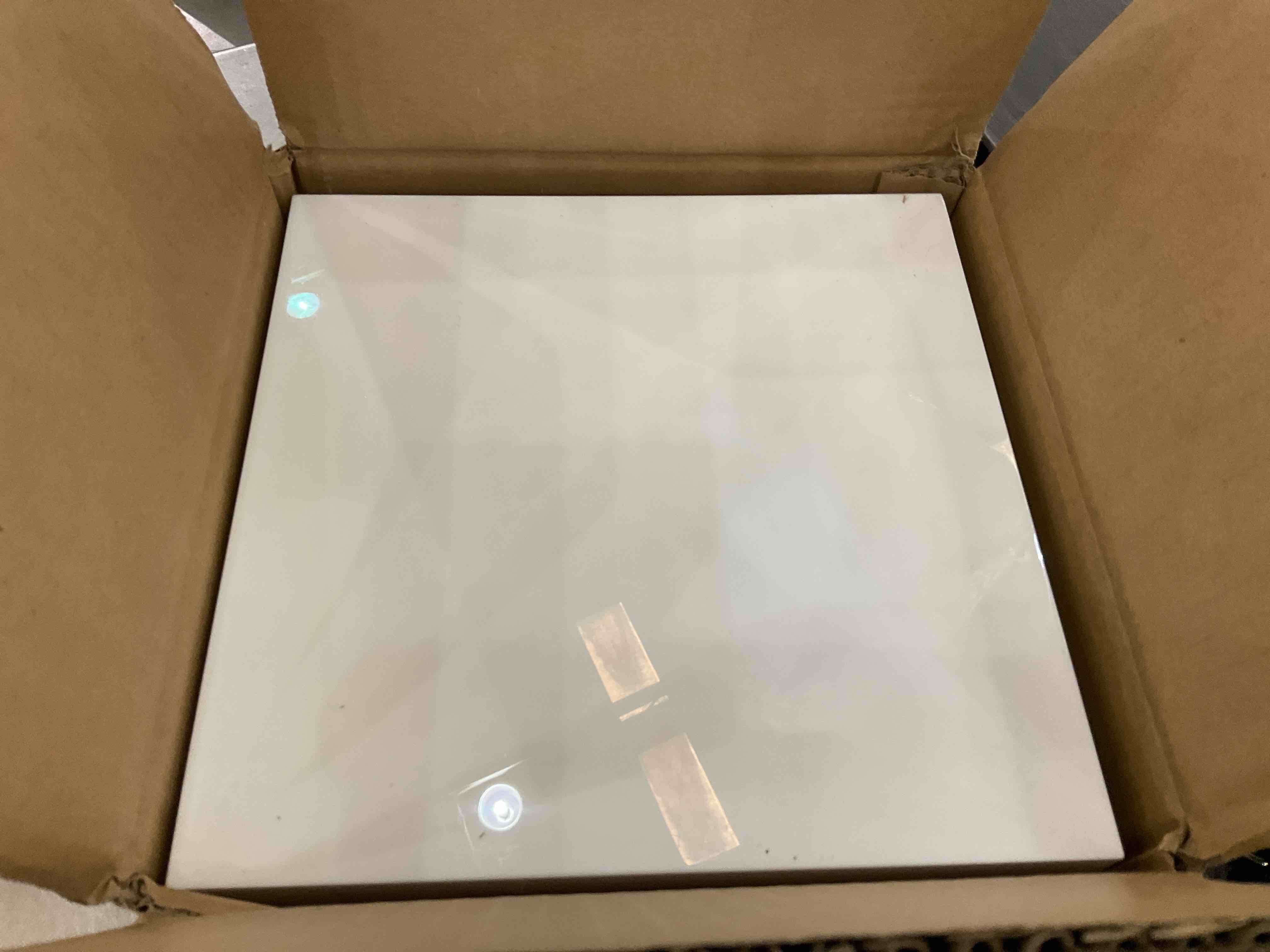 https://s3.amazonaws.com/lotting-images-prod/BargainHunt/EXS01672453_1713811018697.jpeg