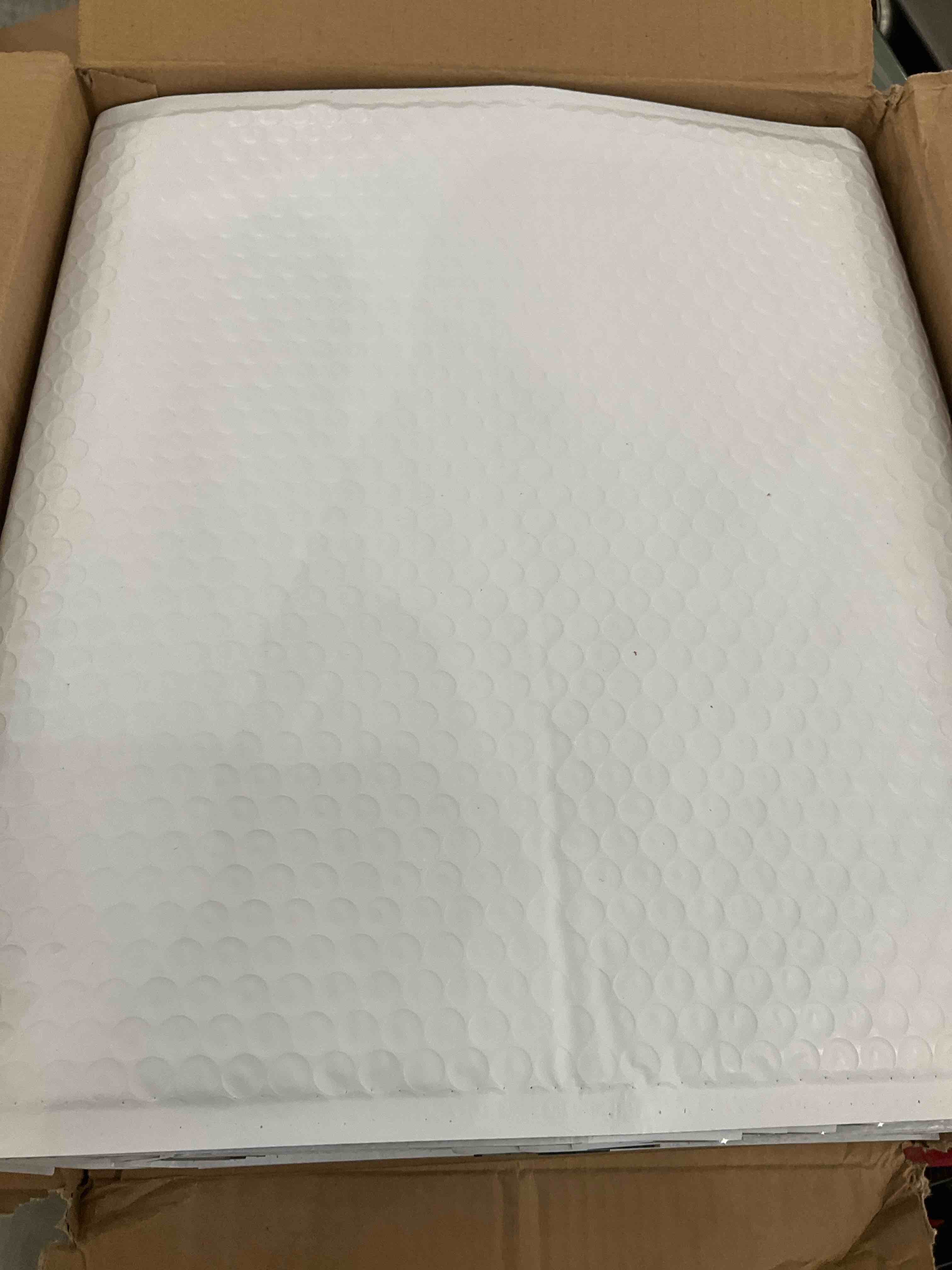 https://s3.amazonaws.com/lotting-images-prod/BargainHunt/EXS01672454_1713811106727.jpeg