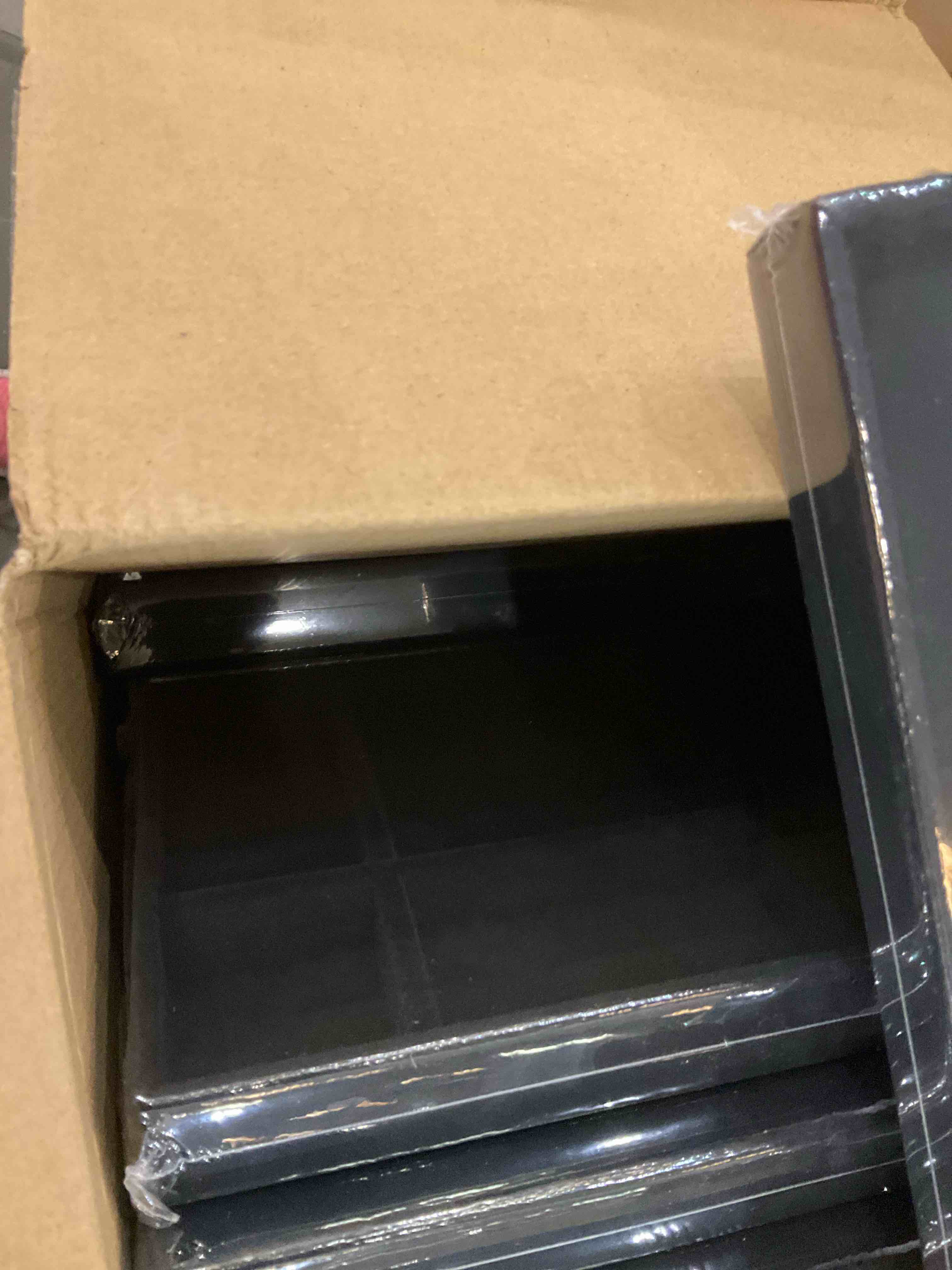https://s3.amazonaws.com/lotting-images-prod/BargainHunt/EXS01672908_1716215767459.jpeg