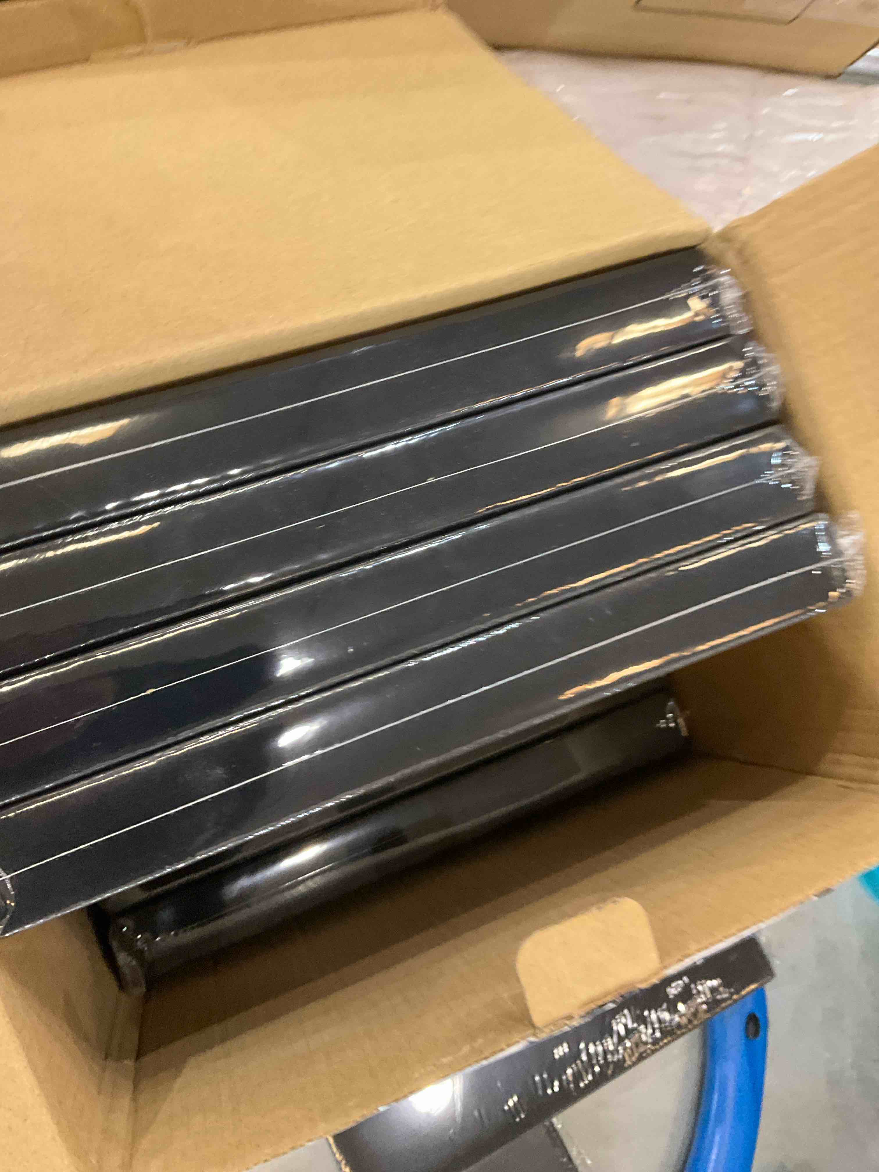 https://s3.amazonaws.com/lotting-images-prod/BargainHunt/EXS01672908_1716215773257.jpeg