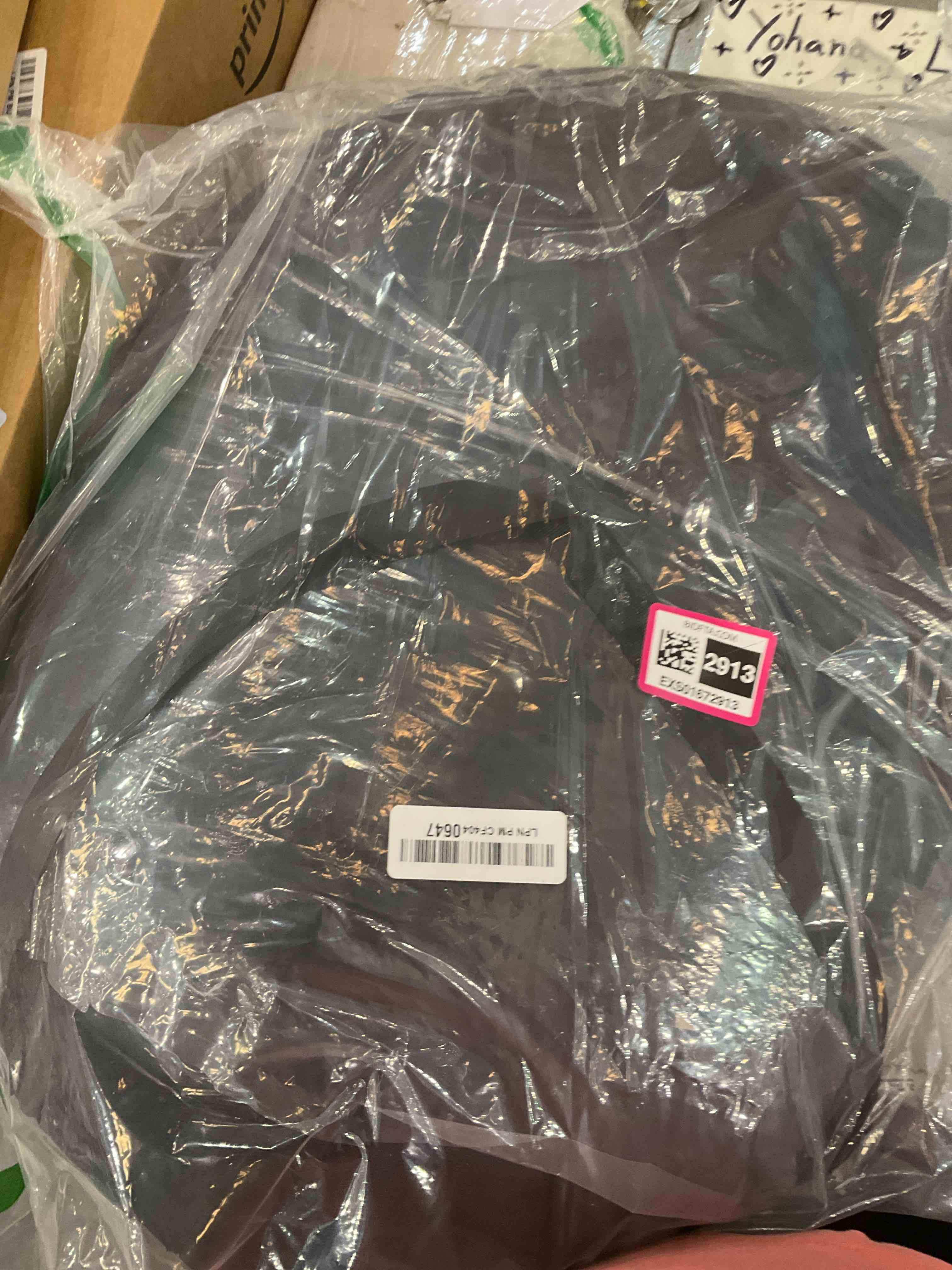 https://s3.amazonaws.com/lotting-images-prod/BargainHunt/EXS01672913_1716216344481.jpeg