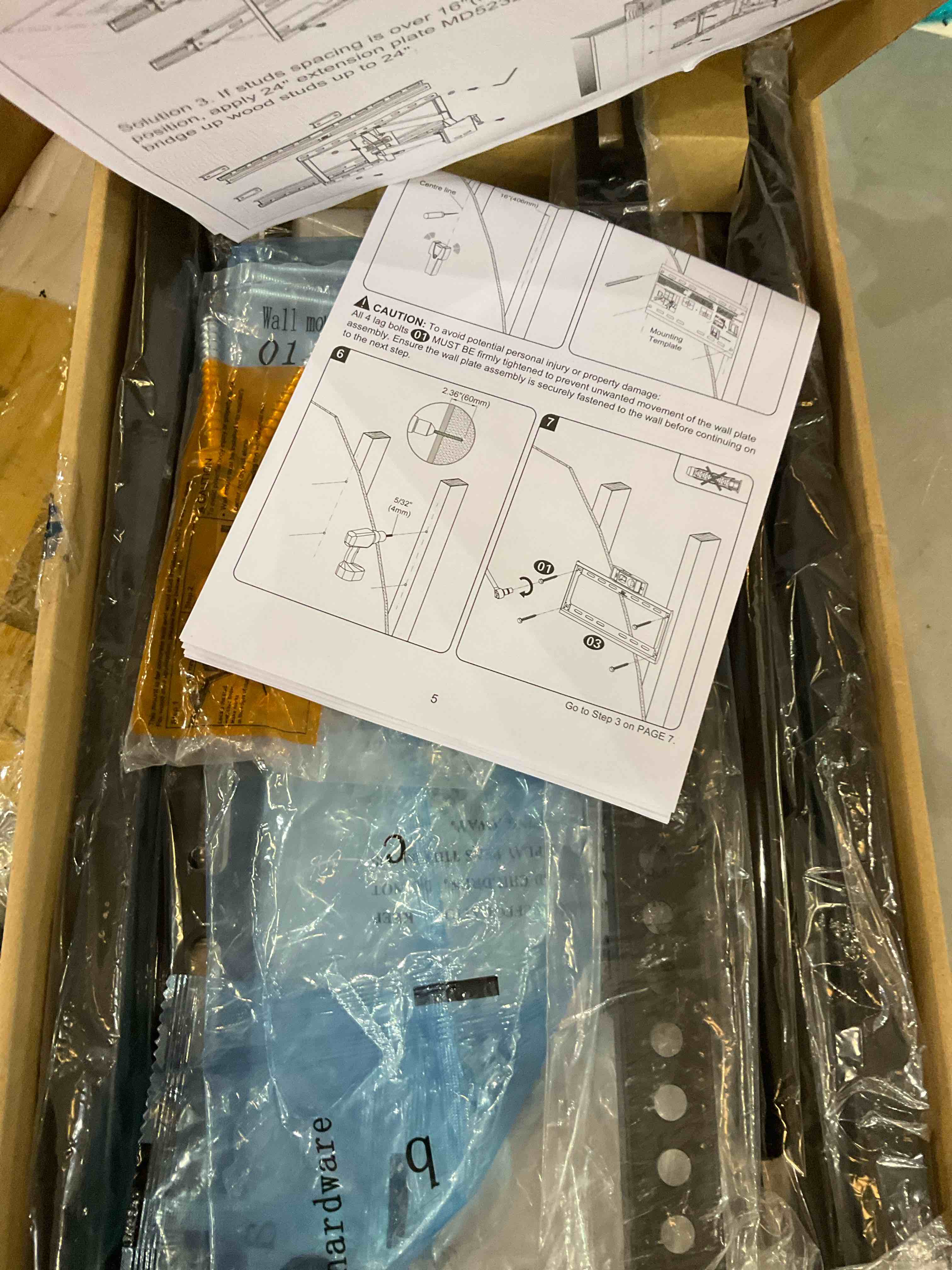 https://s3.amazonaws.com/lotting-images-prod/BargainHunt/EXS01672914_1716216436557.jpeg
