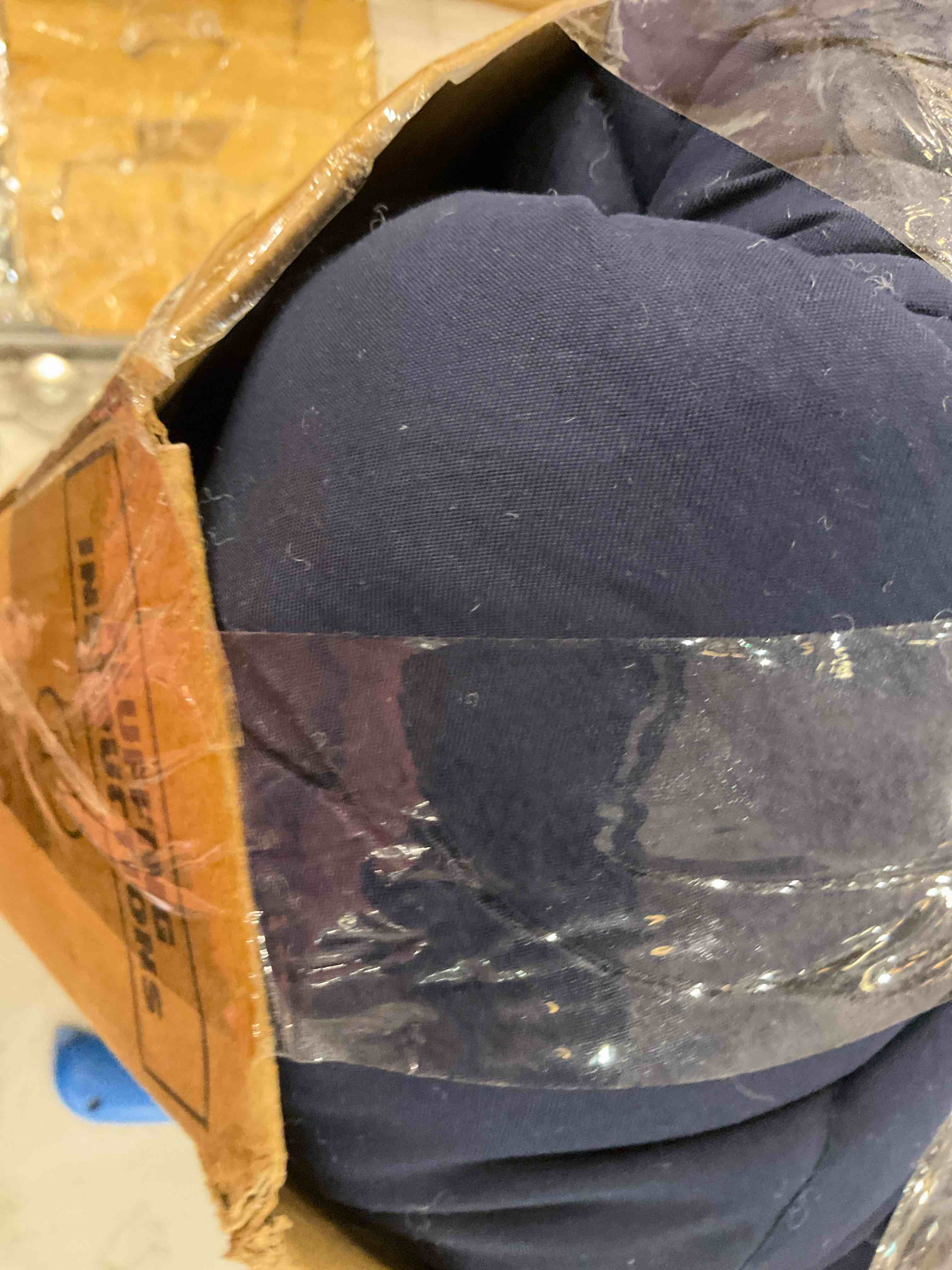 https://s3.amazonaws.com/lotting-images-prod/BargainHunt/EXS01672921_1716217452045.jpeg