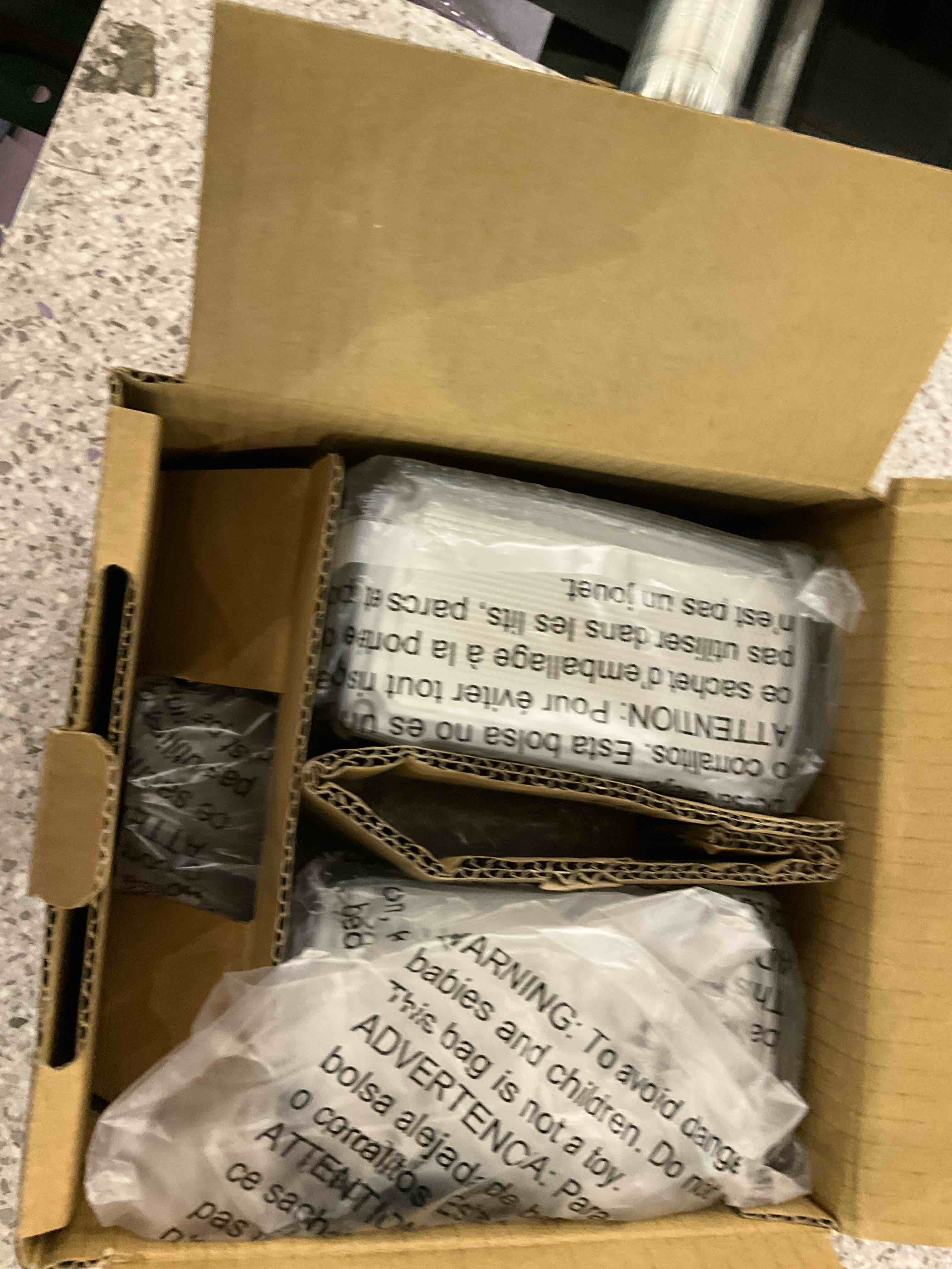 https://s3.amazonaws.com/lotting-images-prod/BargainHunt/EXS01673039_1713535405256.jpeg
