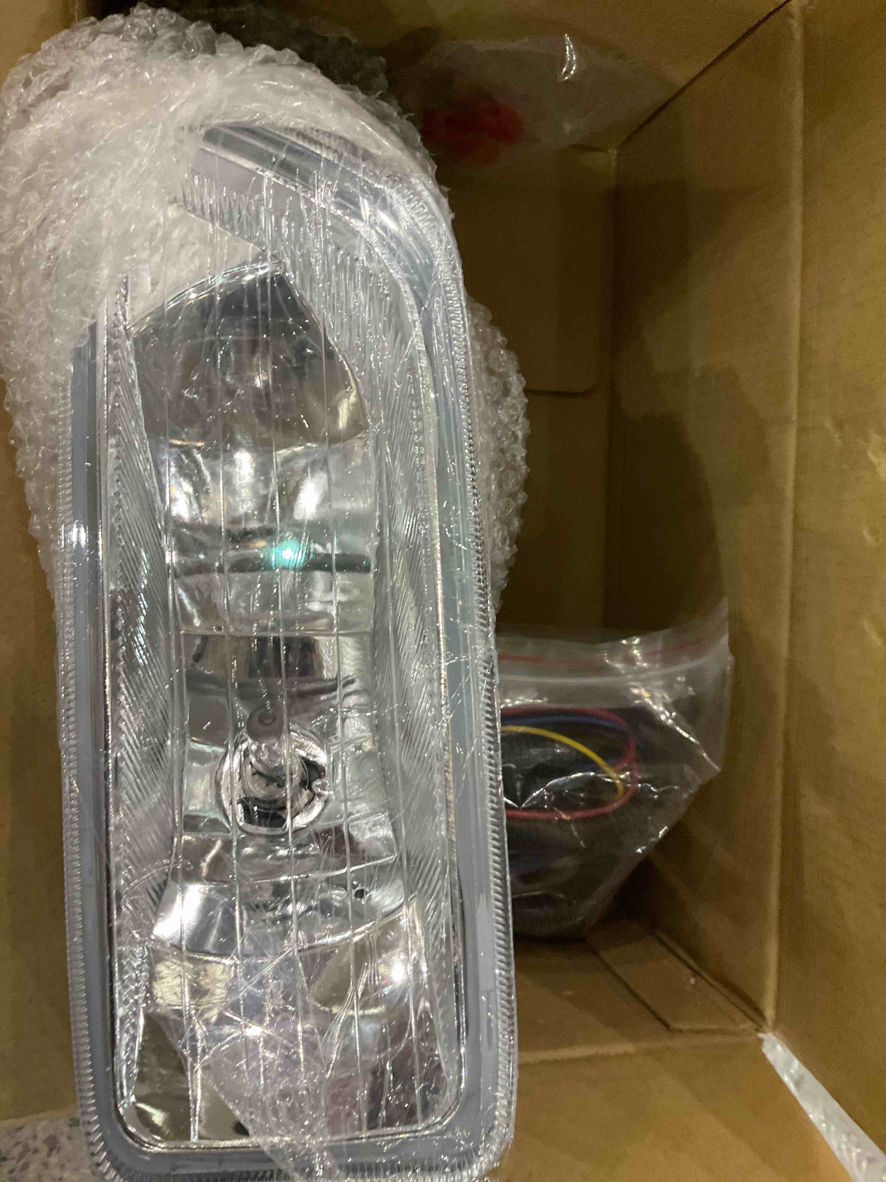 https://s3.amazonaws.com/lotting-images-prod/BargainHunt/EXS01673072_1713540612915.jpeg