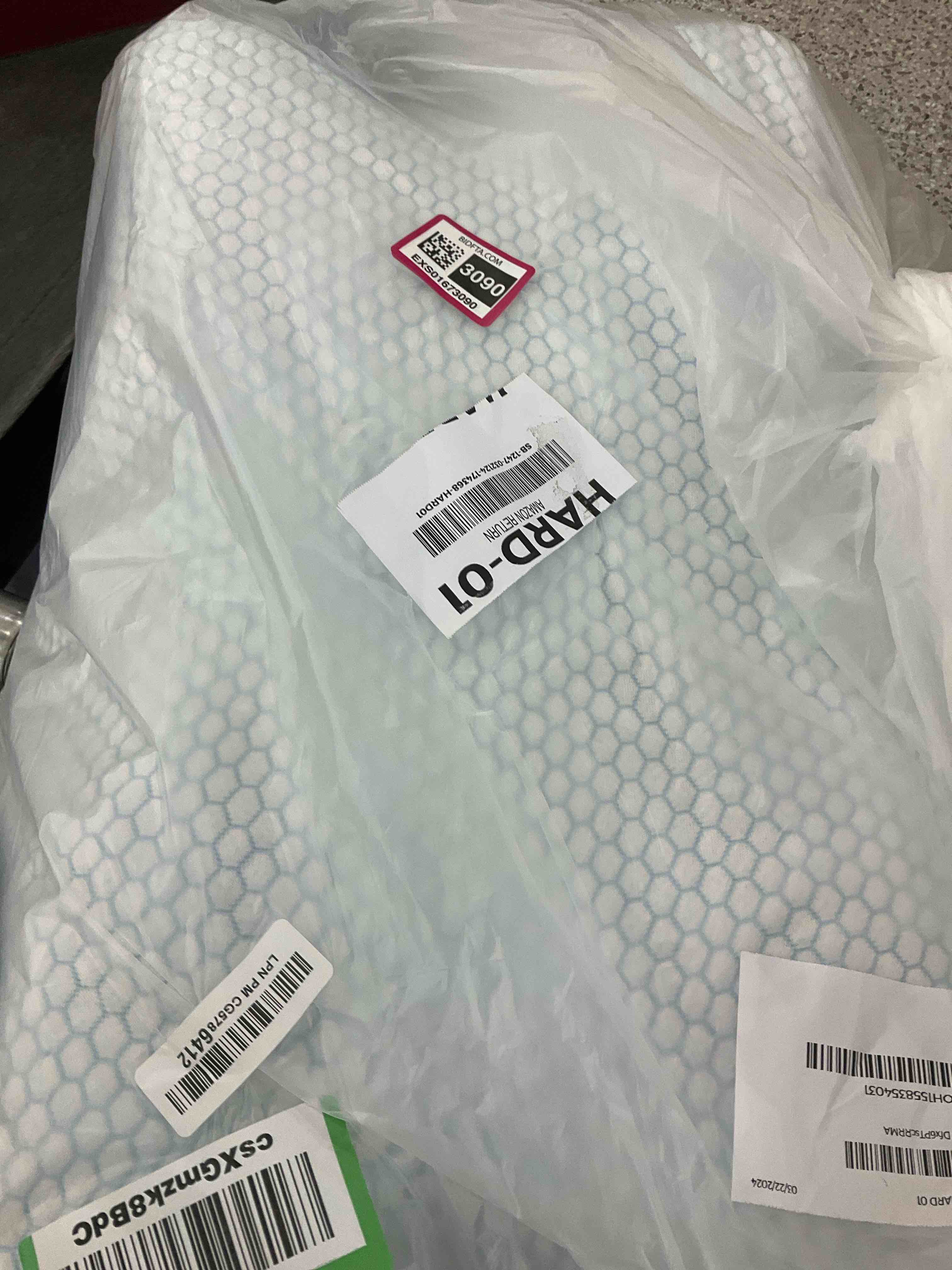 https://s3.amazonaws.com/lotting-images-prod/BargainHunt/EXS01673090_1713546324421.jpeg