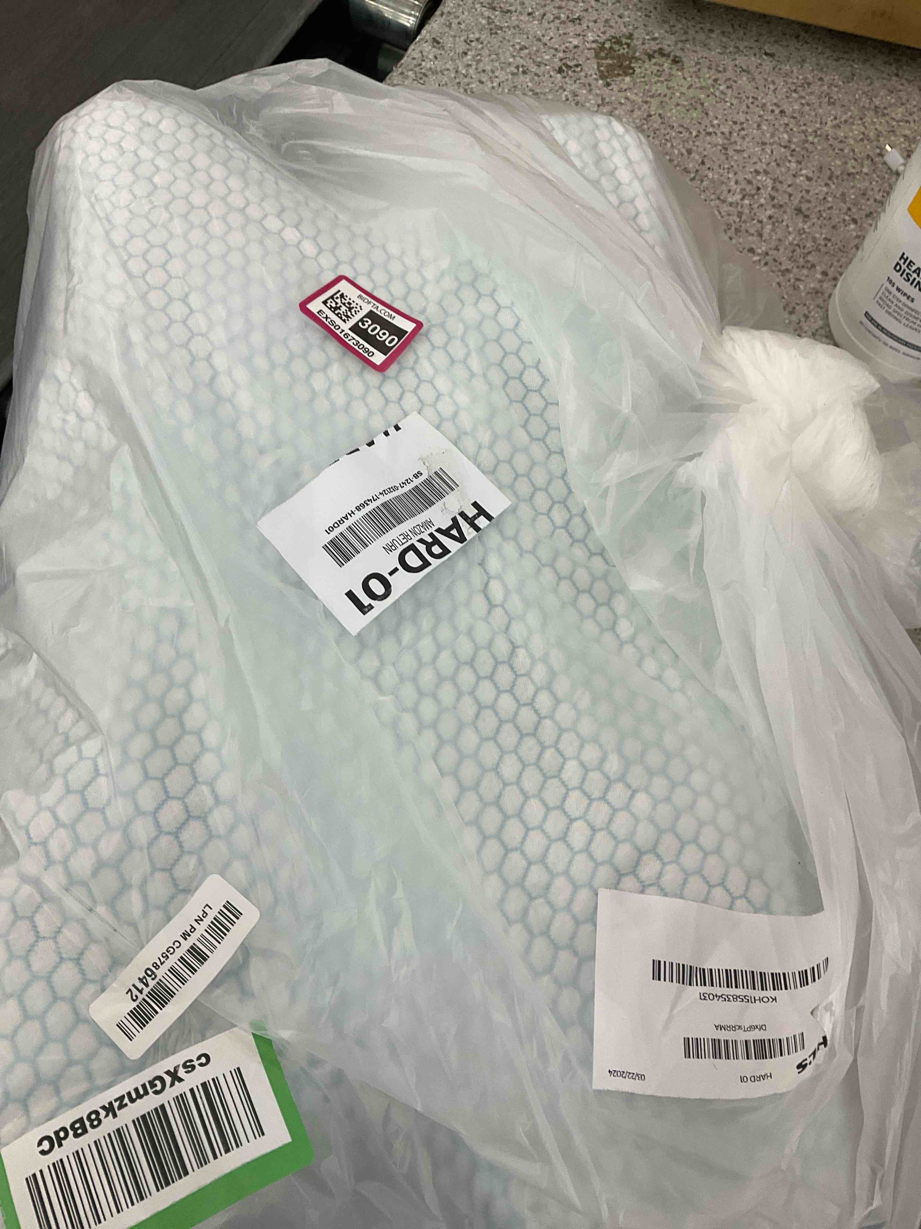 https://s3.amazonaws.com/lotting-images-prod/BargainHunt/EXS01673090_1713546325474.jpeg