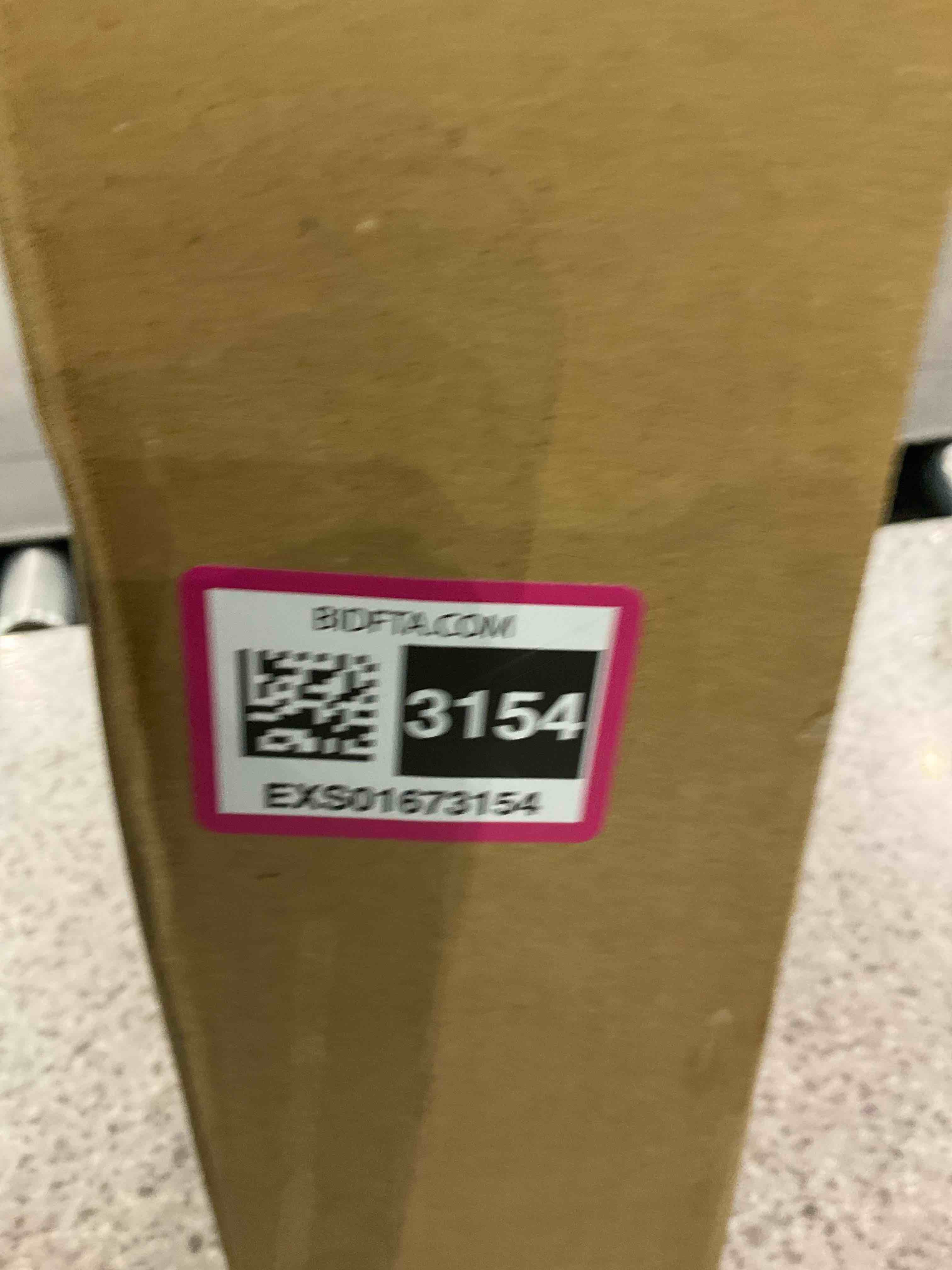 https://s3.amazonaws.com/lotting-images-prod/BargainHunt/EXS01673154_1713789039100.jpeg