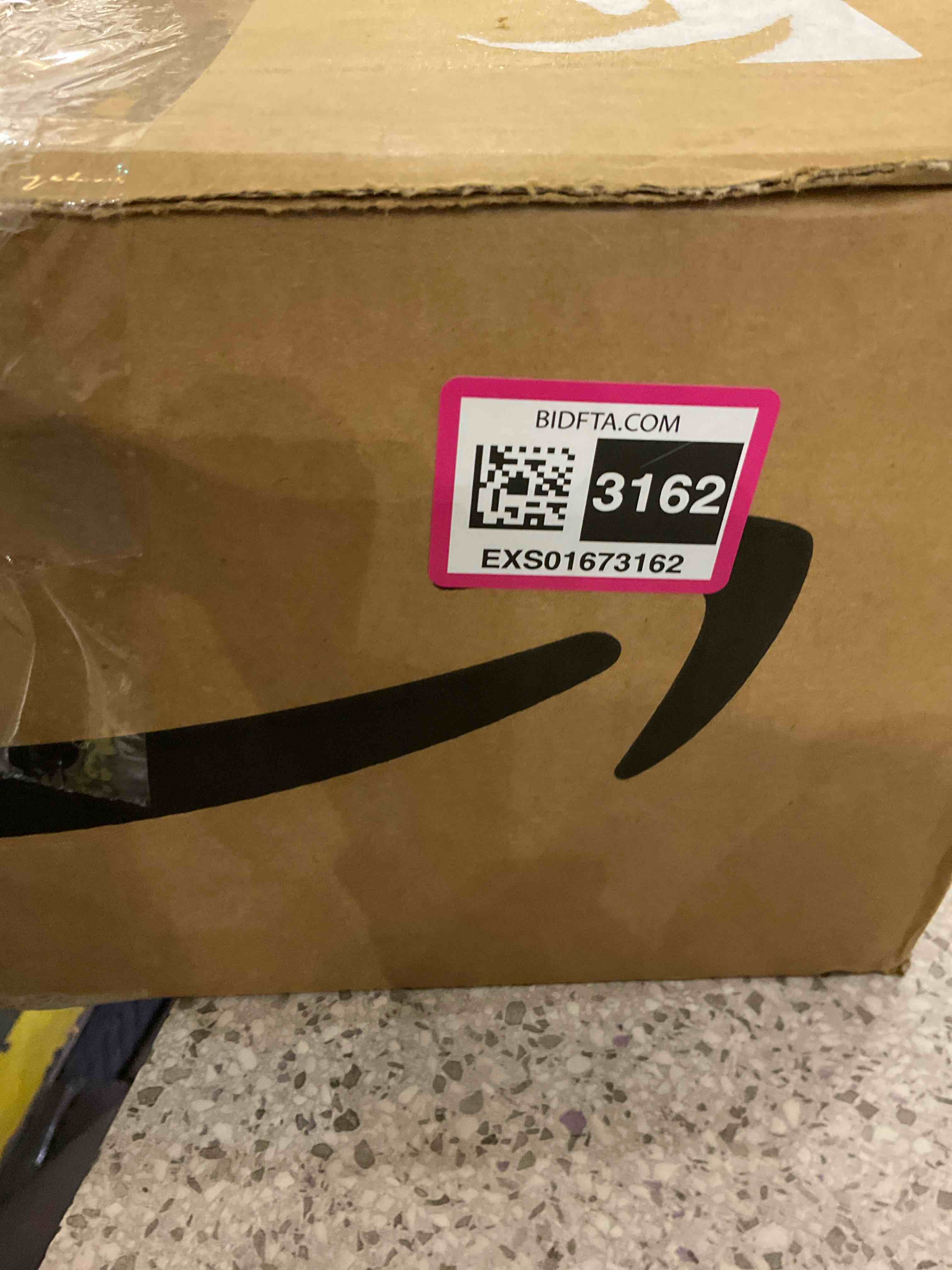 https://s3.amazonaws.com/lotting-images-prod/BargainHunt/EXS01673162_1713792807029.jpeg