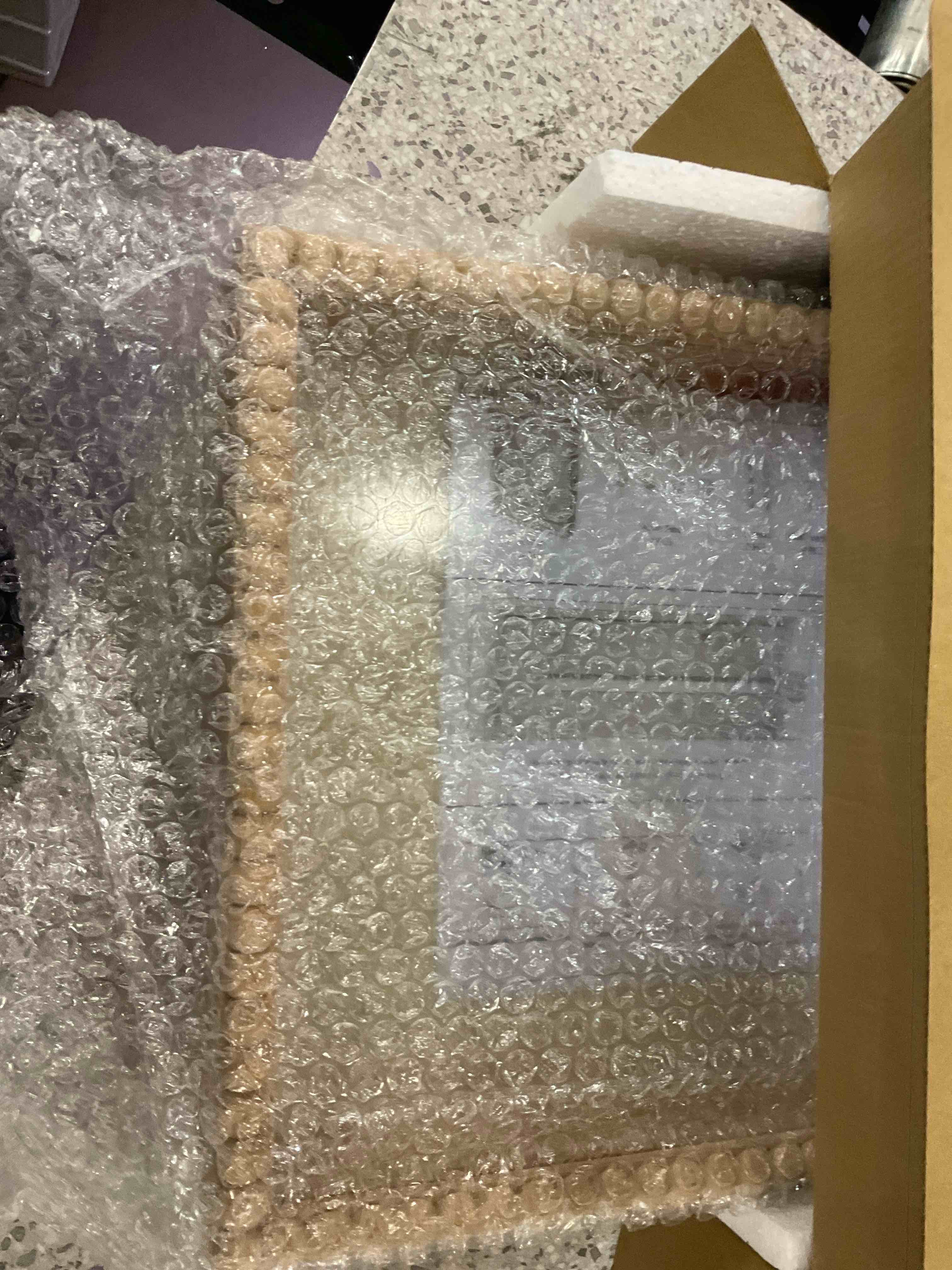 https://s3.amazonaws.com/lotting-images-prod/BargainHunt/EXS01673251_1713879150560.jpeg