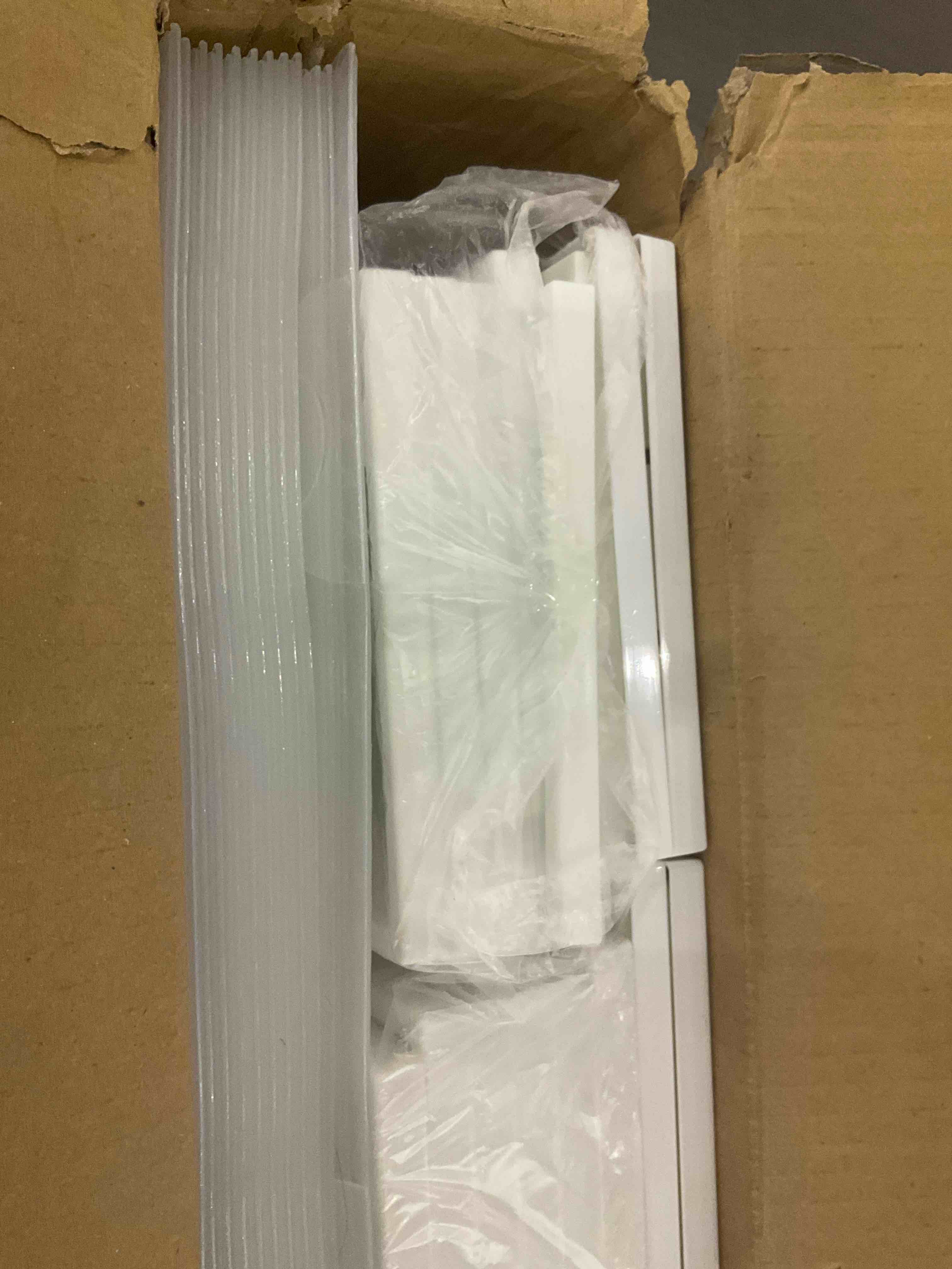 https://s3.amazonaws.com/lotting-images-prod/BargainHunt/EXS01673397_1714047897072.jpeg