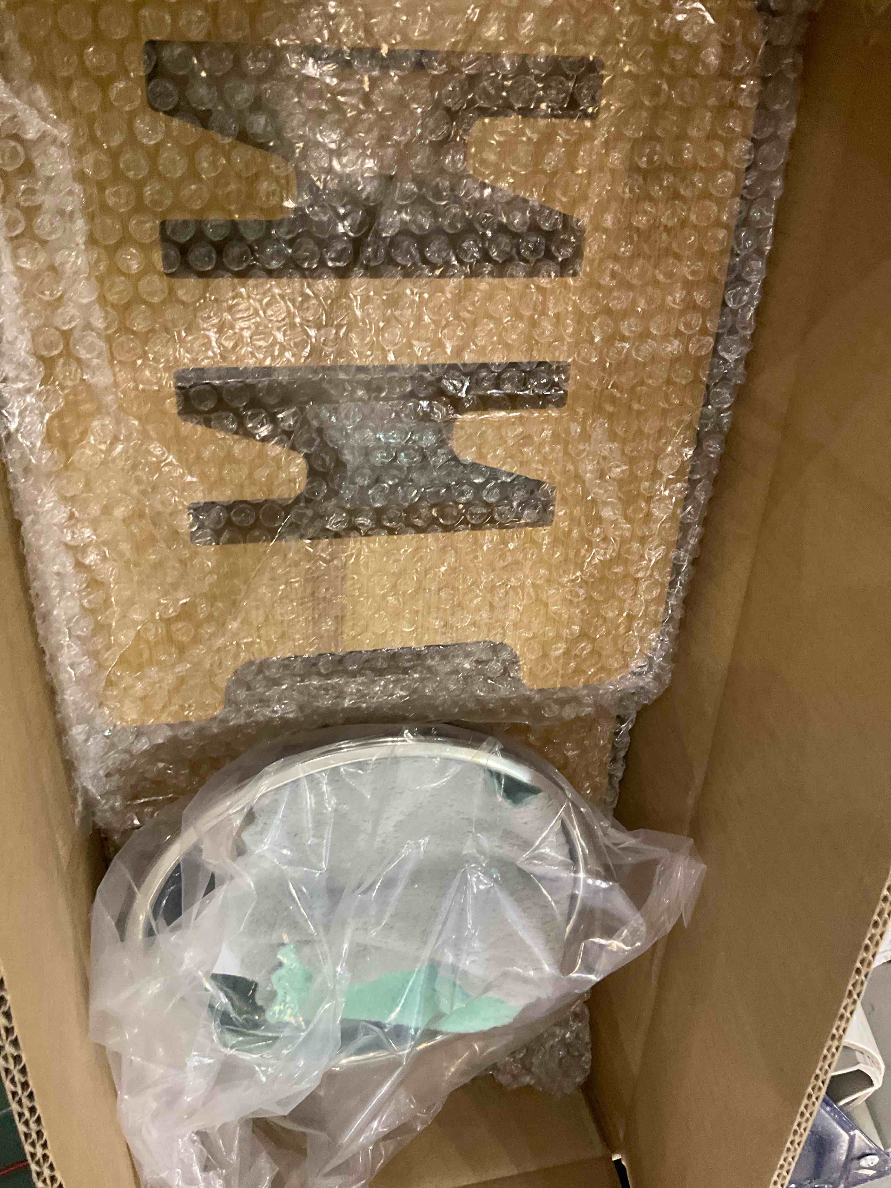 https://s3.amazonaws.com/lotting-images-prod/BargainHunt/EXS01673654_1713548078632.jpeg