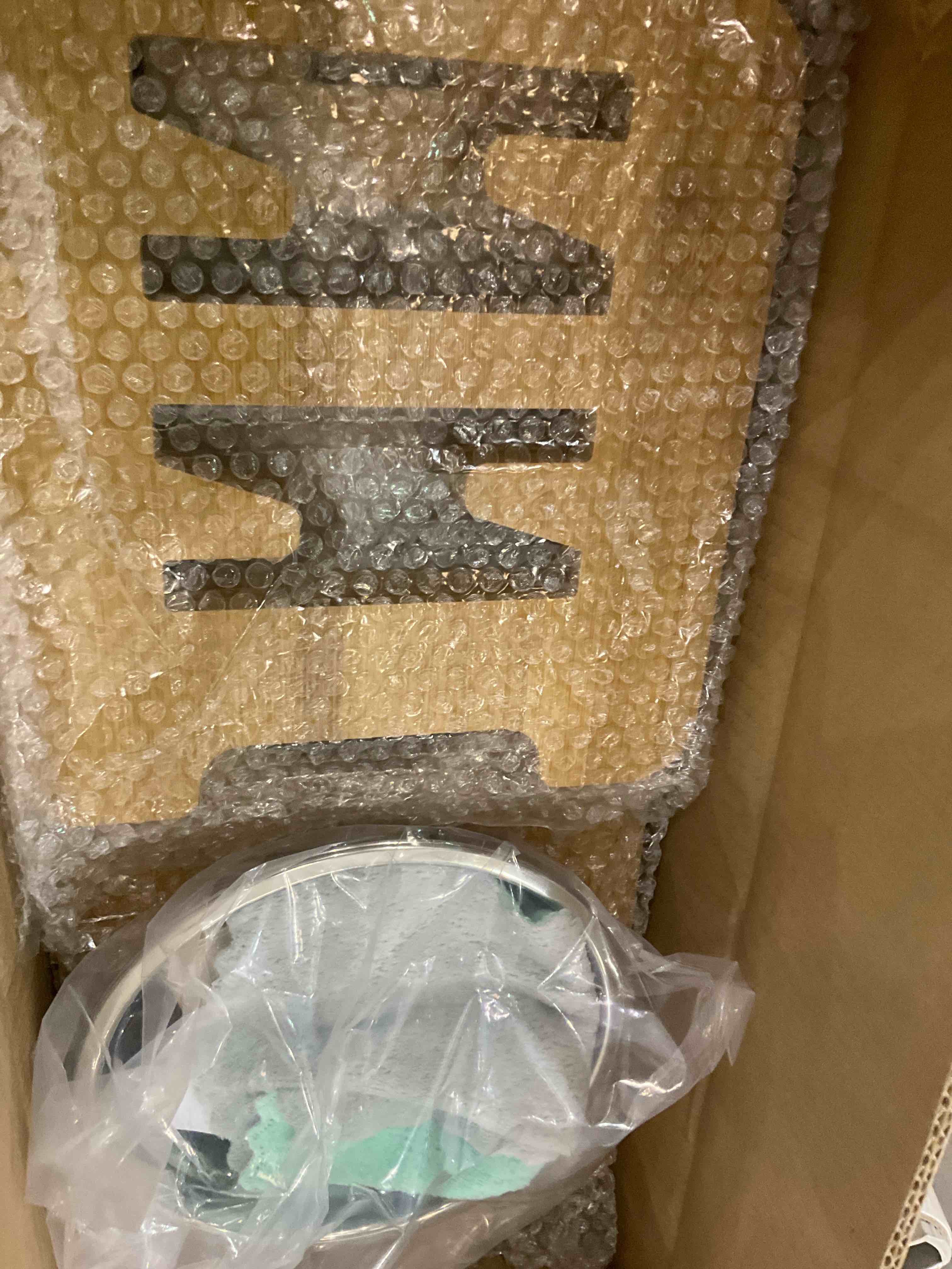 https://s3.amazonaws.com/lotting-images-prod/BargainHunt/EXS01673654_1713548080543.jpeg