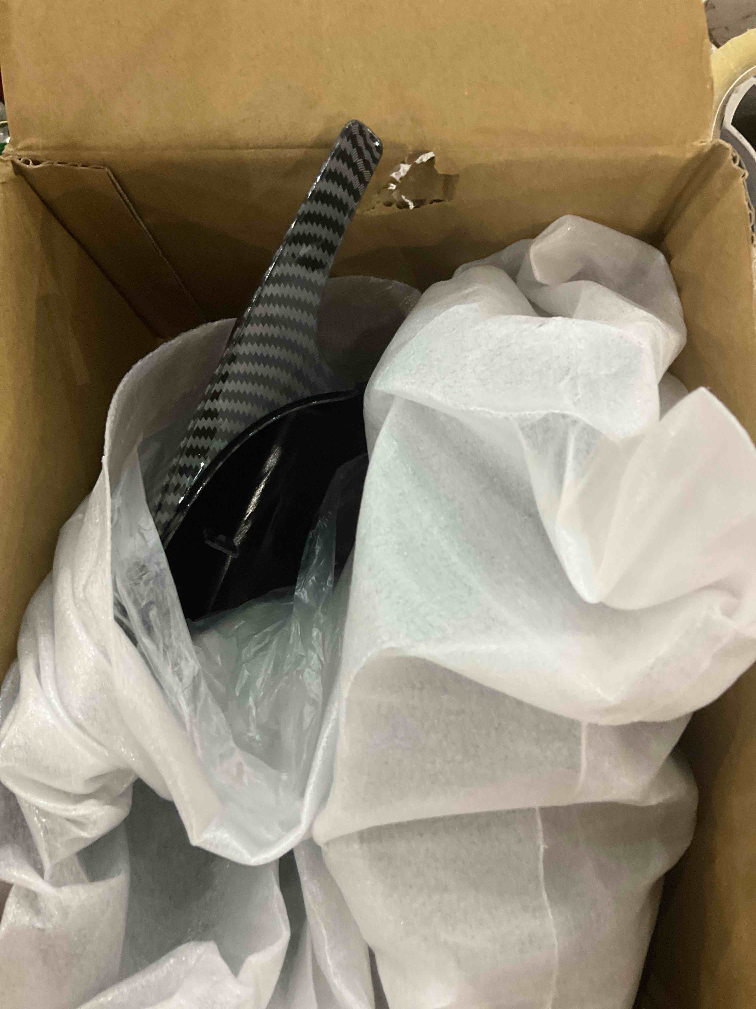 https://s3.amazonaws.com/lotting-images-prod/BargainHunt/EXS01673681_1713786371809.jpeg