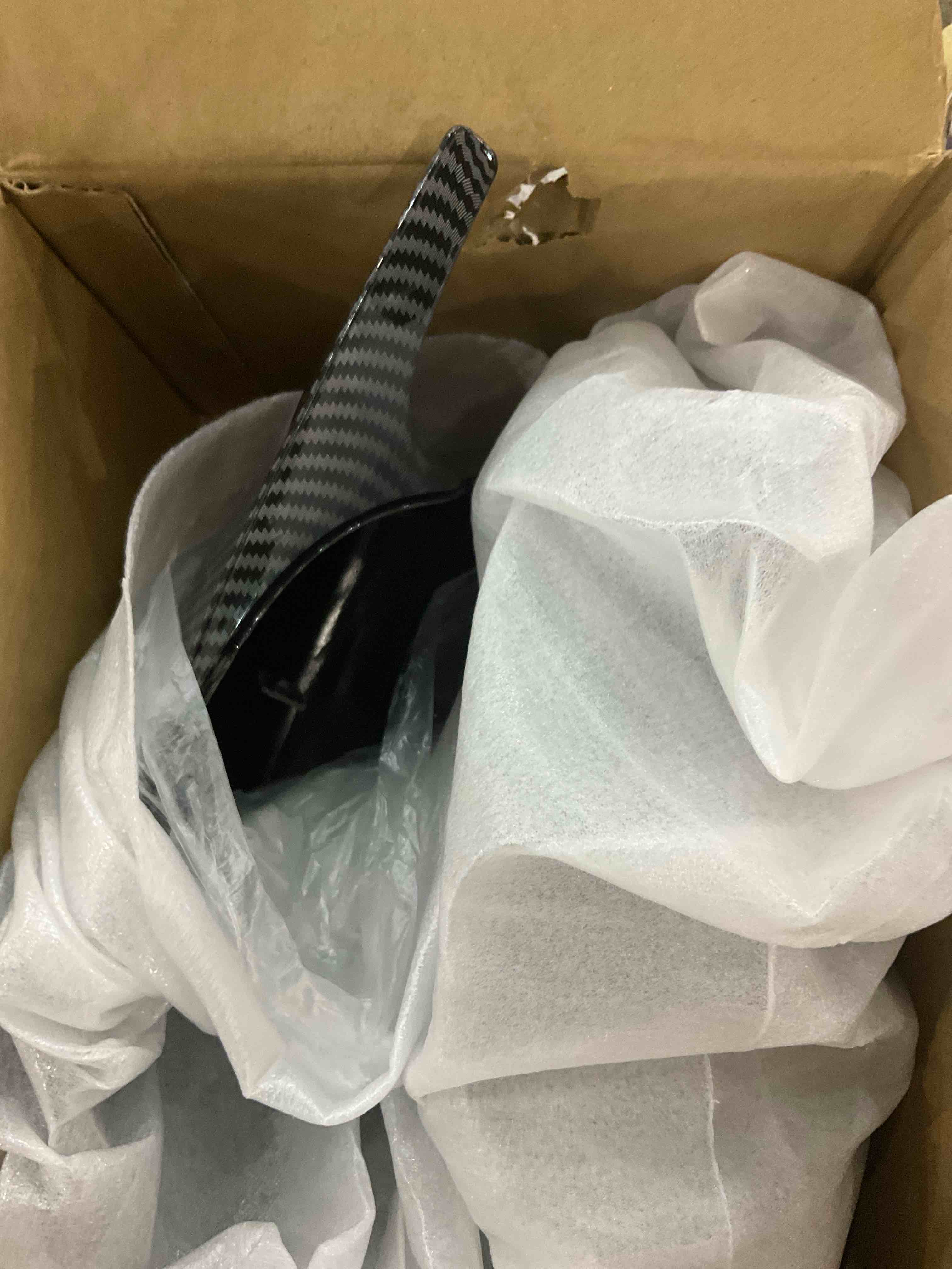 https://s3.amazonaws.com/lotting-images-prod/BargainHunt/EXS01673681_1713786373125.jpeg
