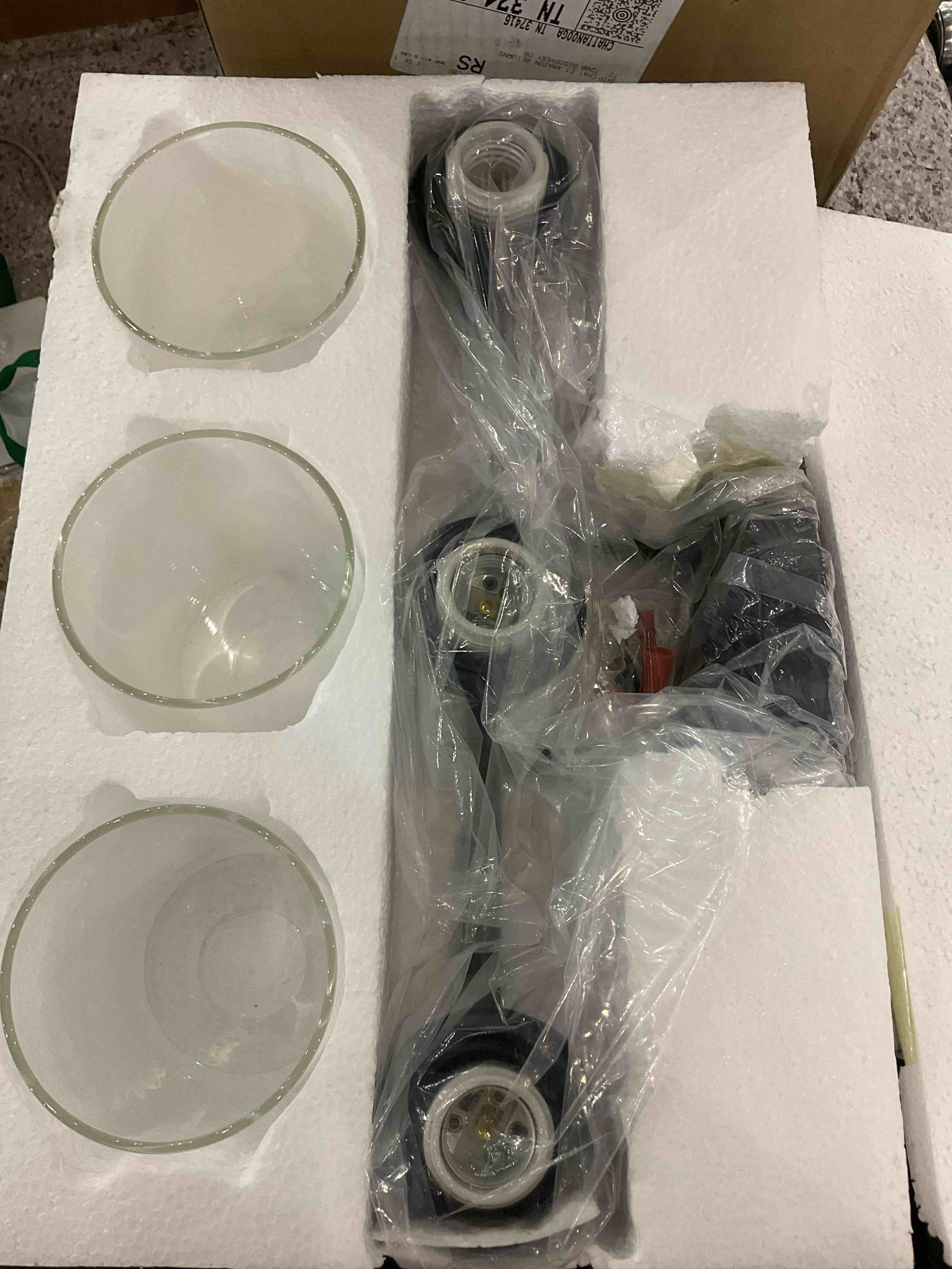 https://s3.amazonaws.com/lotting-images-prod/BargainHunt/EXS01673692_1713788907057.jpeg