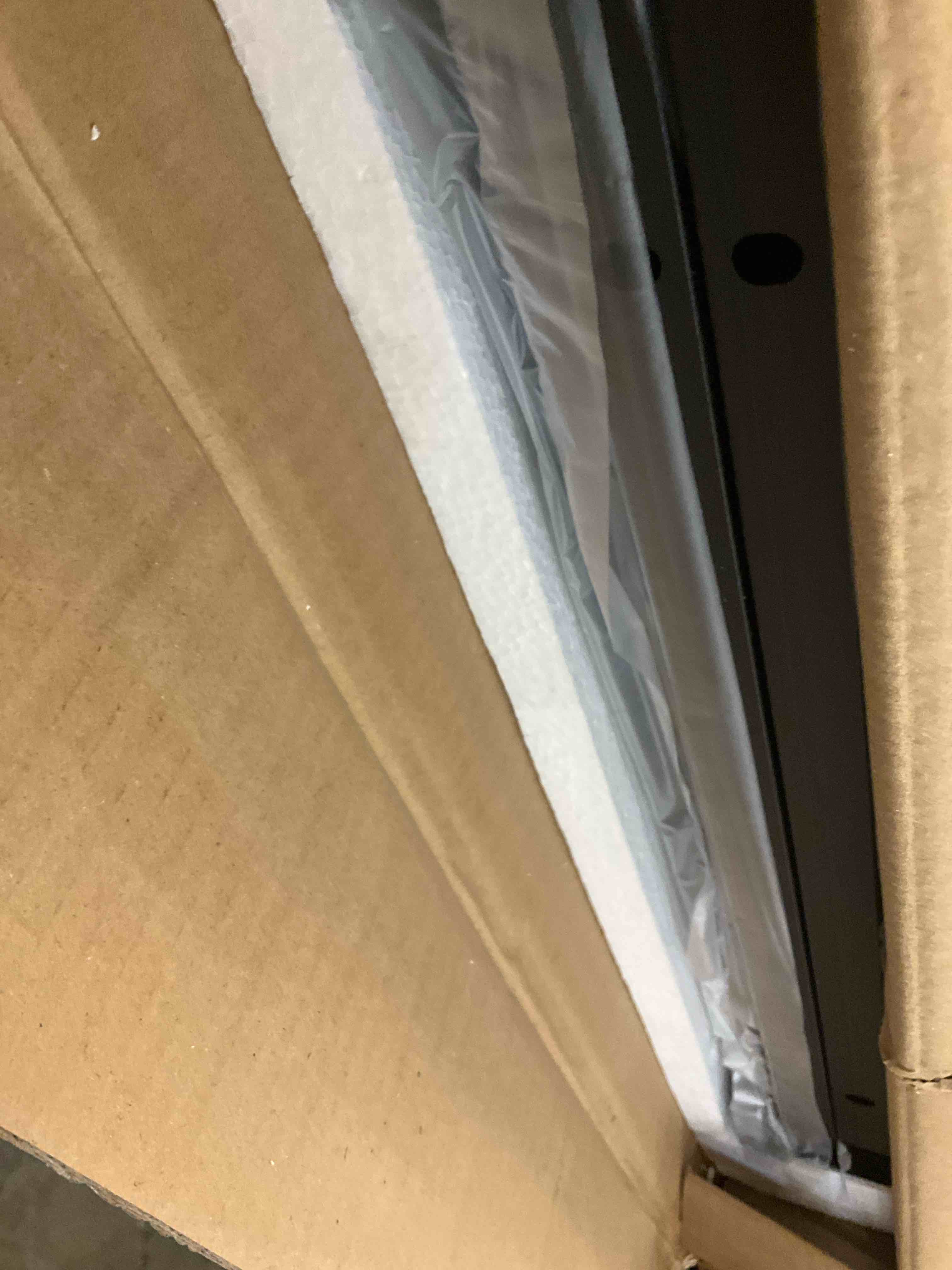 https://s3.amazonaws.com/lotting-images-prod/BargainHunt/EXS01673742_1713806820167.jpeg