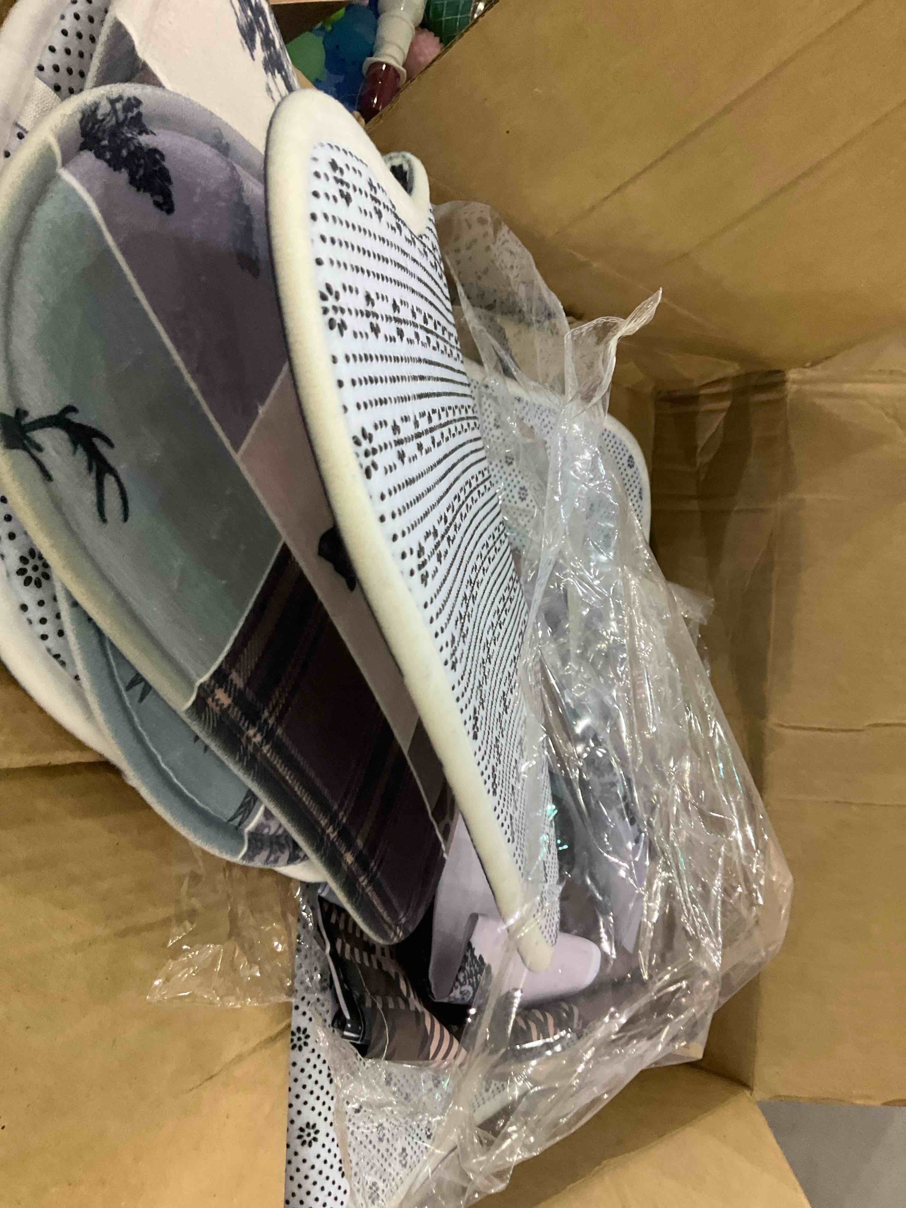 https://s3.amazonaws.com/lotting-images-prod/BargainHunt/EXS01673769_1713873266440.jpeg