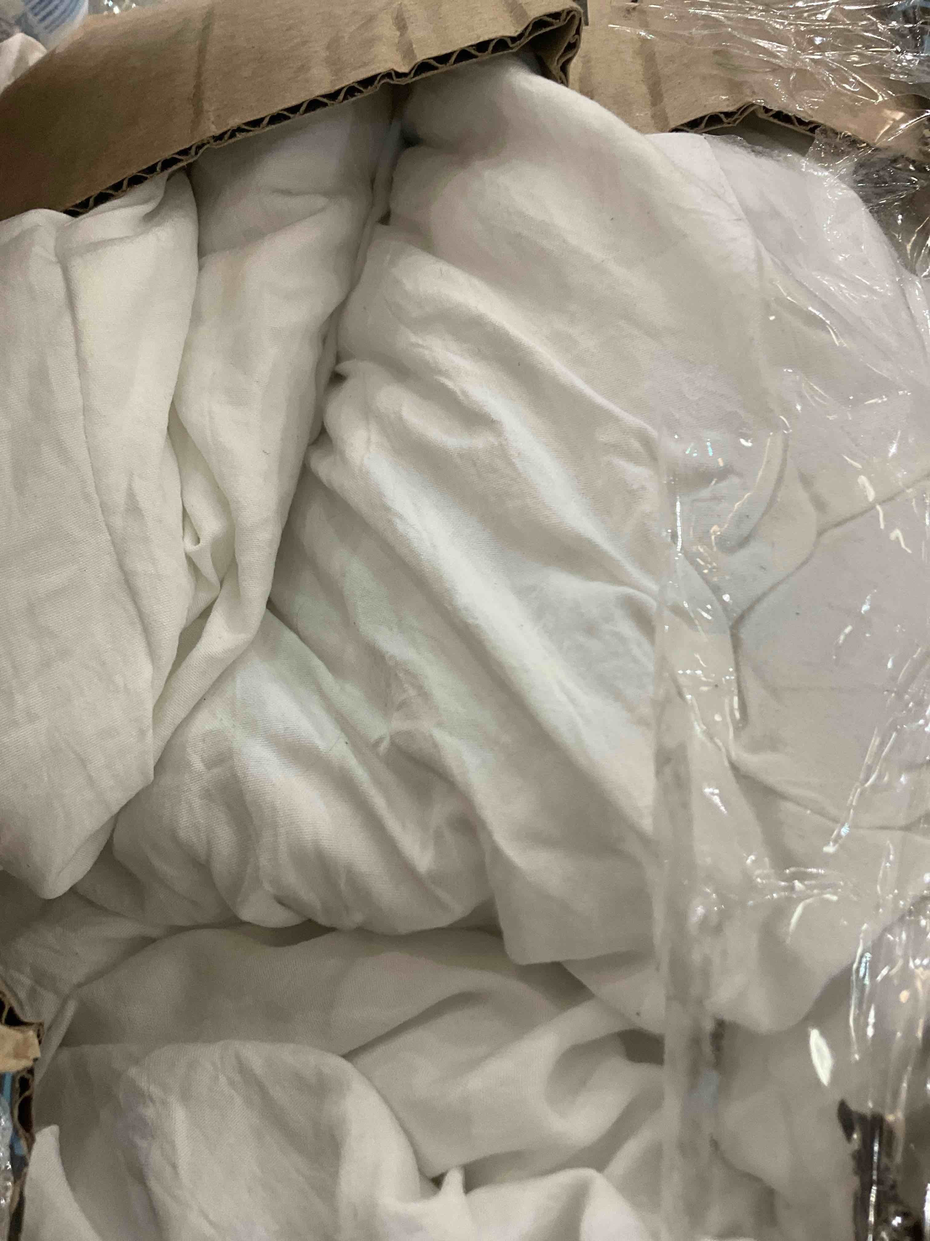 https://s3.amazonaws.com/lotting-images-prod/BargainHunt/EXS01673859_1713898327160.jpeg