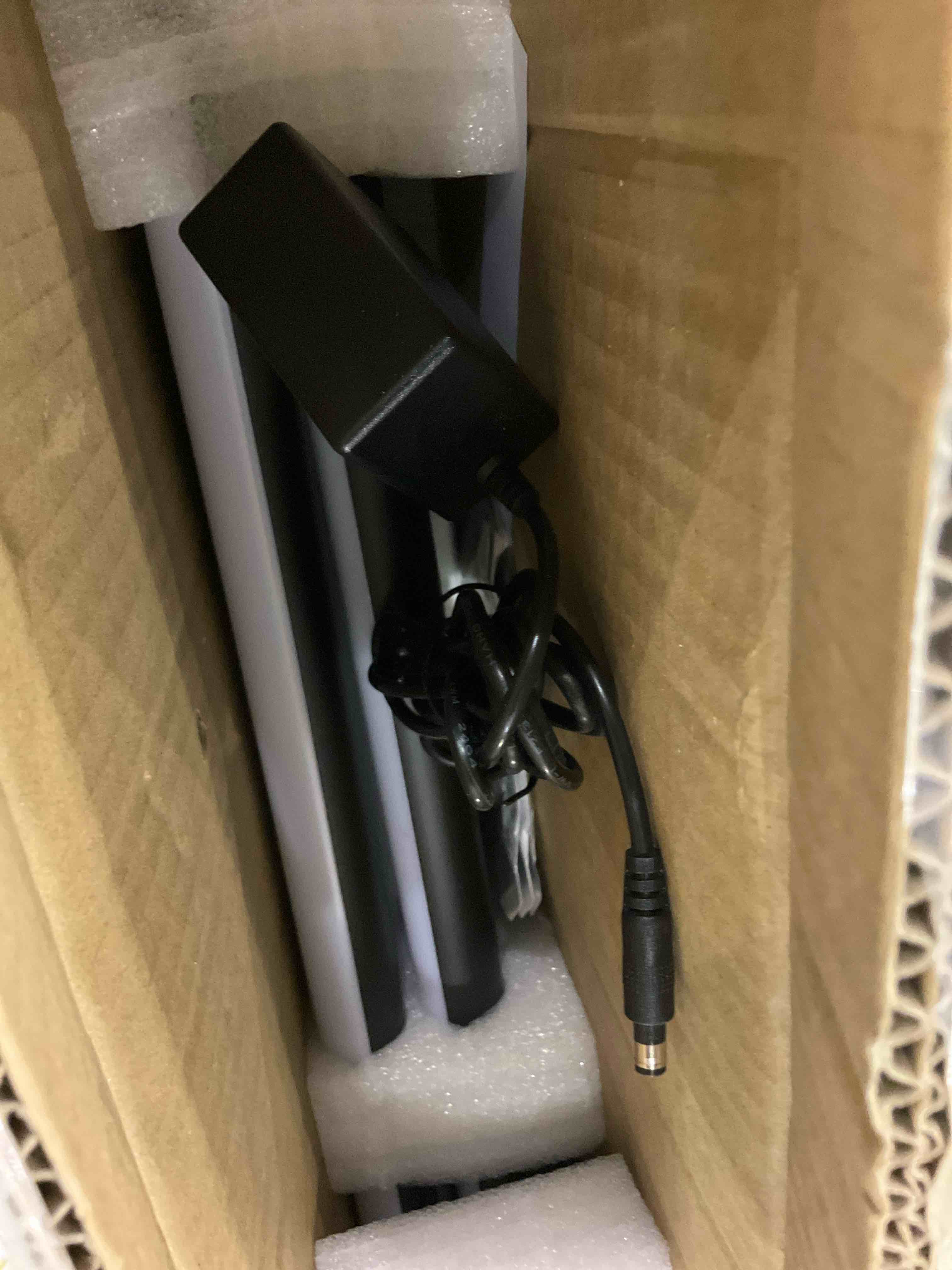 https://s3.amazonaws.com/lotting-images-prod/BargainHunt/EXS01673864_1713957469113.jpeg