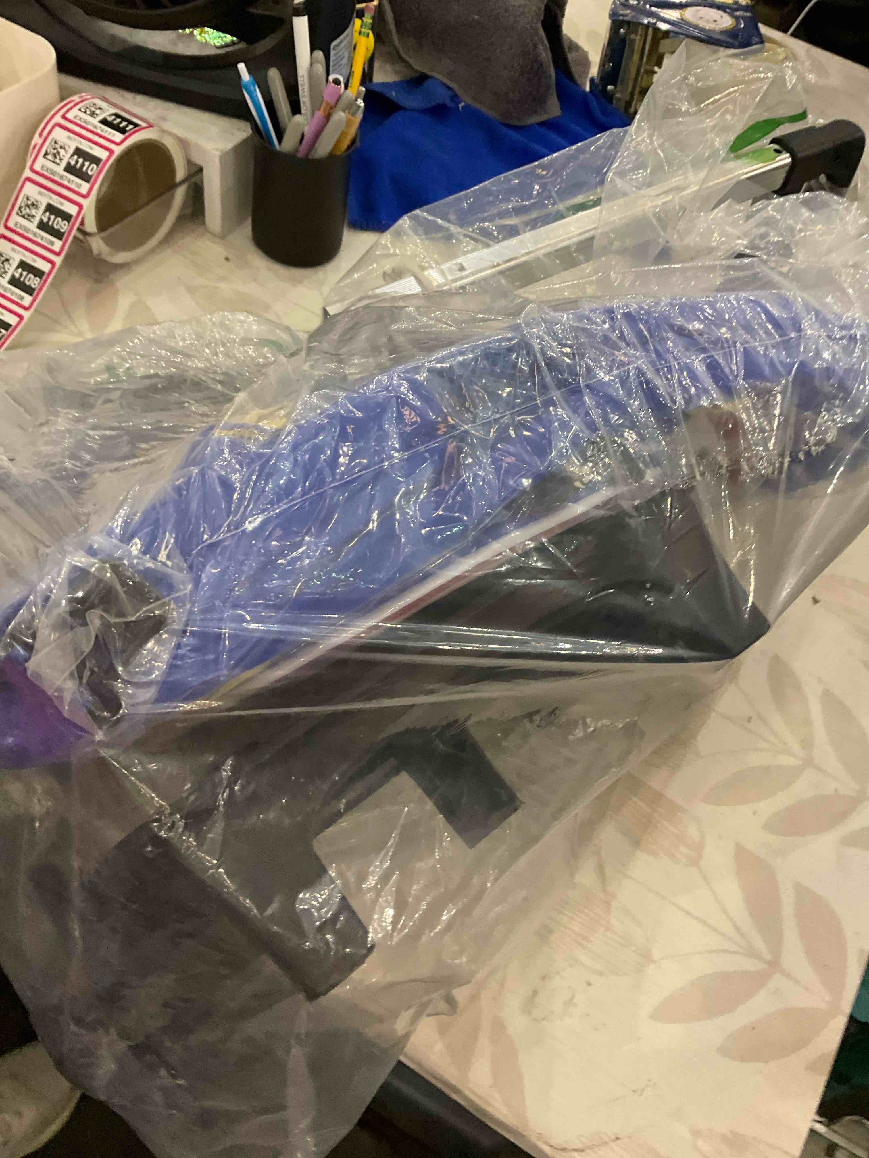 https://s3.amazonaws.com/lotting-images-prod/BargainHunt/EXS01674103_1715707552667.jpeg