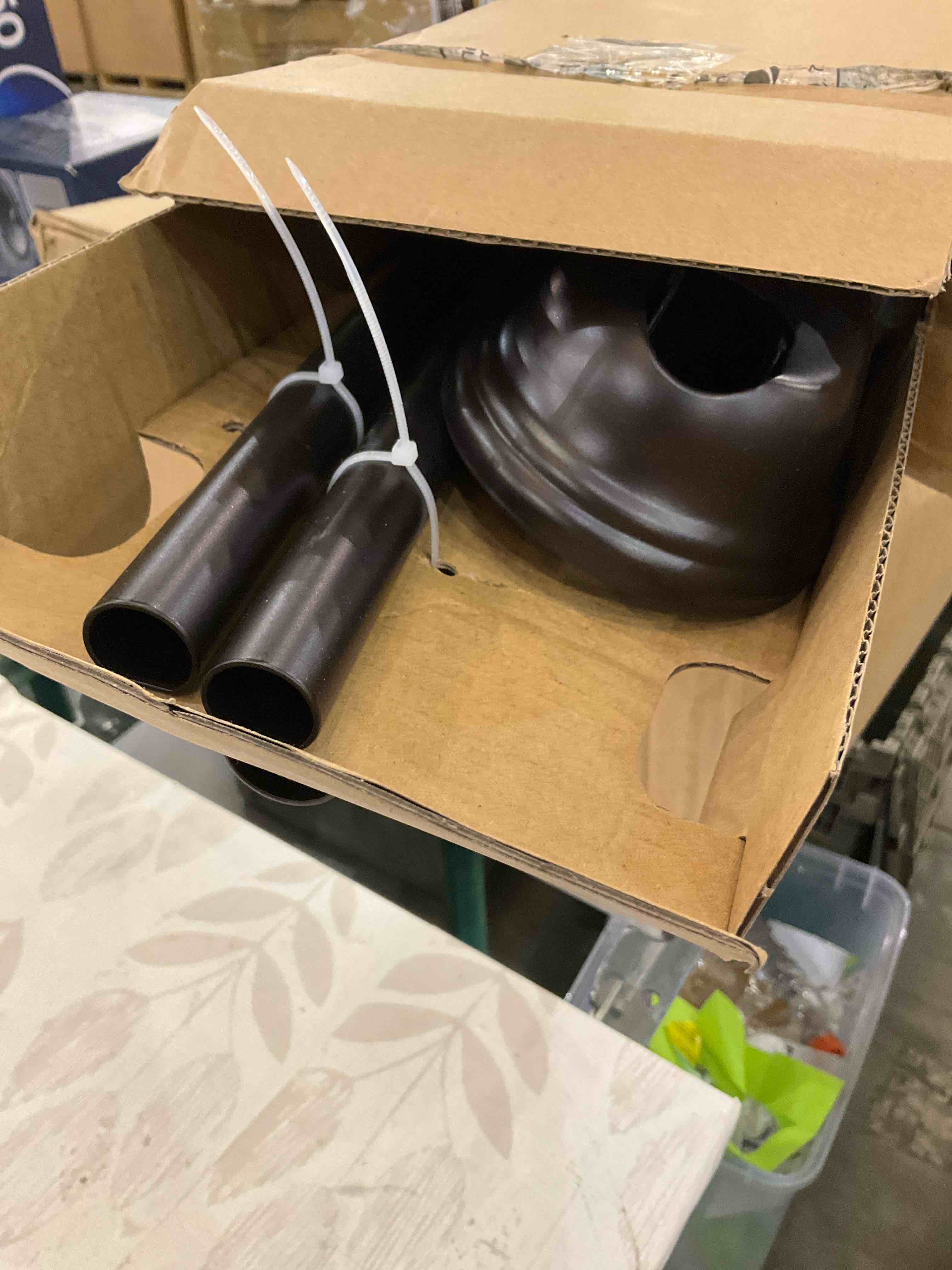 https://s3.amazonaws.com/lotting-images-prod/BargainHunt/EXS01674107_1715708088356.jpeg