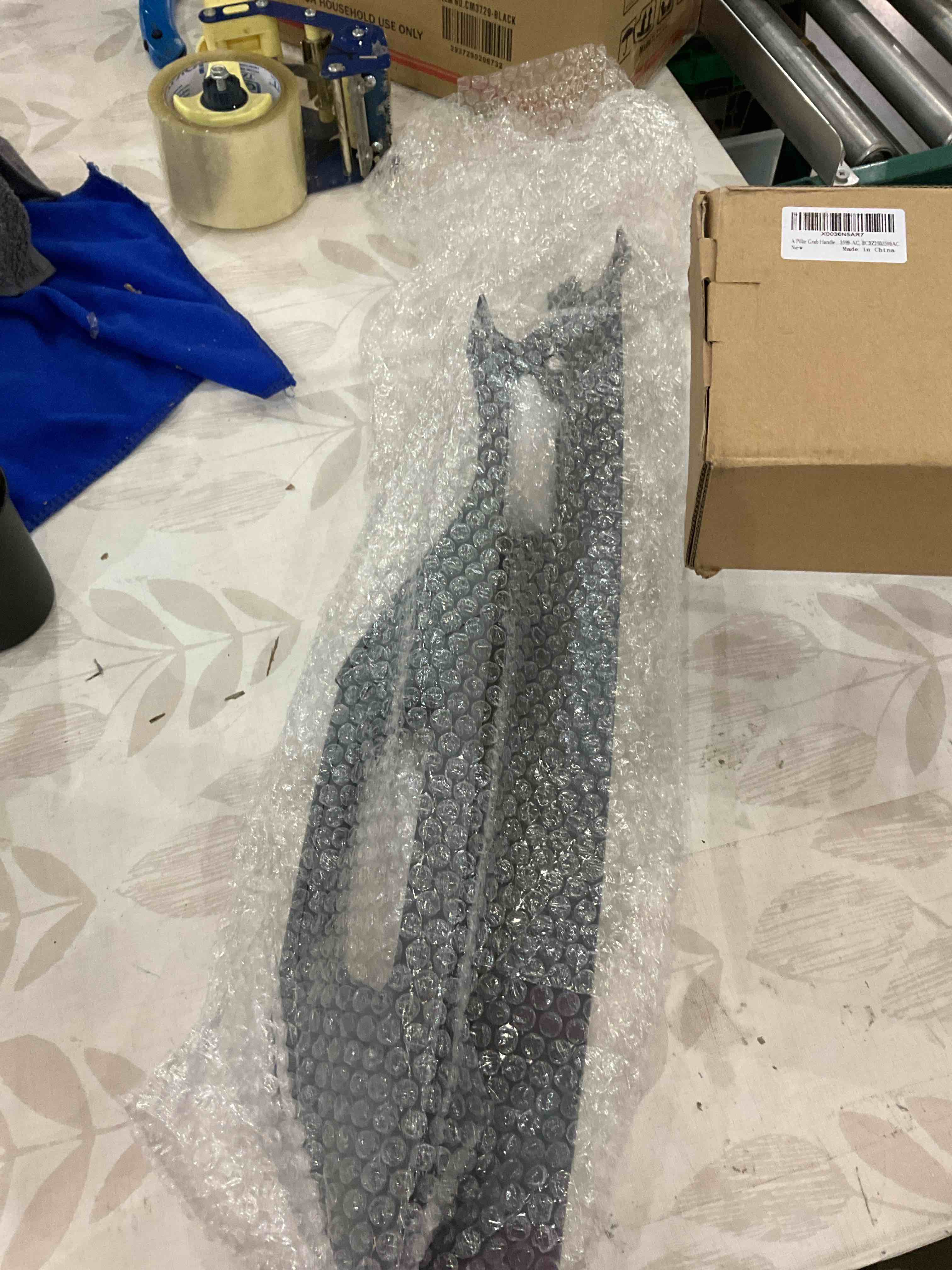https://s3.amazonaws.com/lotting-images-prod/BargainHunt/EXS01674117_1715709124266.jpeg
