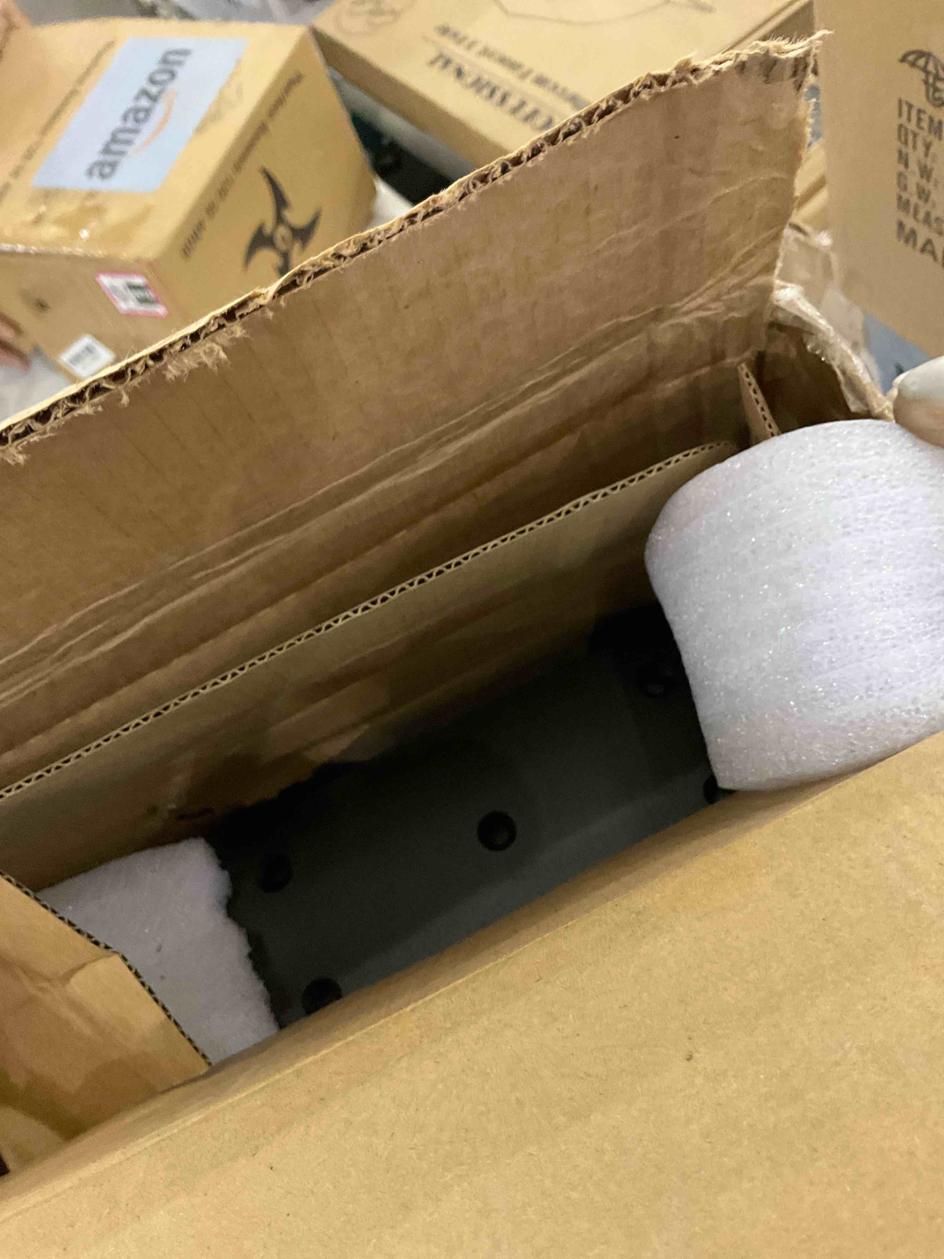 https://s3.amazonaws.com/lotting-images-prod/BargainHunt/EXS01674208_1715775403925.jpeg