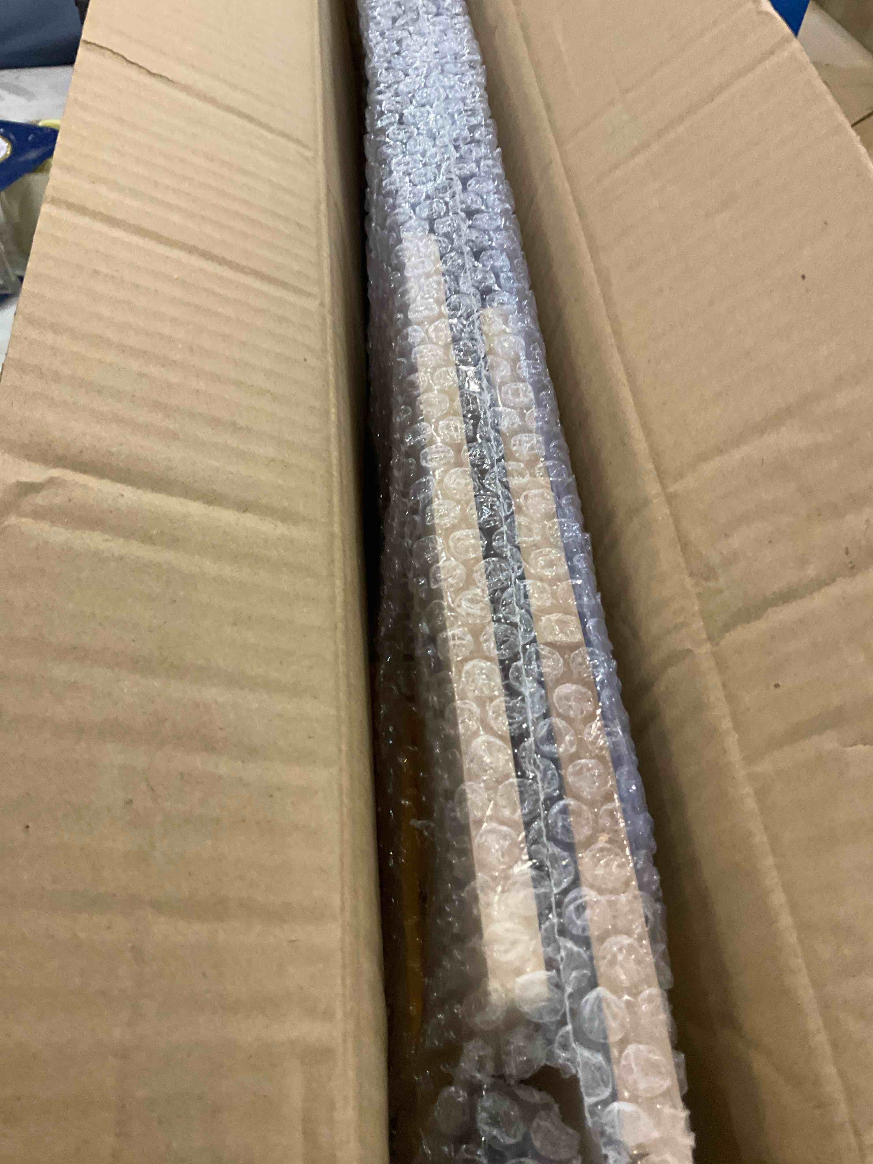 https://s3.amazonaws.com/lotting-images-prod/BargainHunt/EXS01674226_1715777419679.jpeg